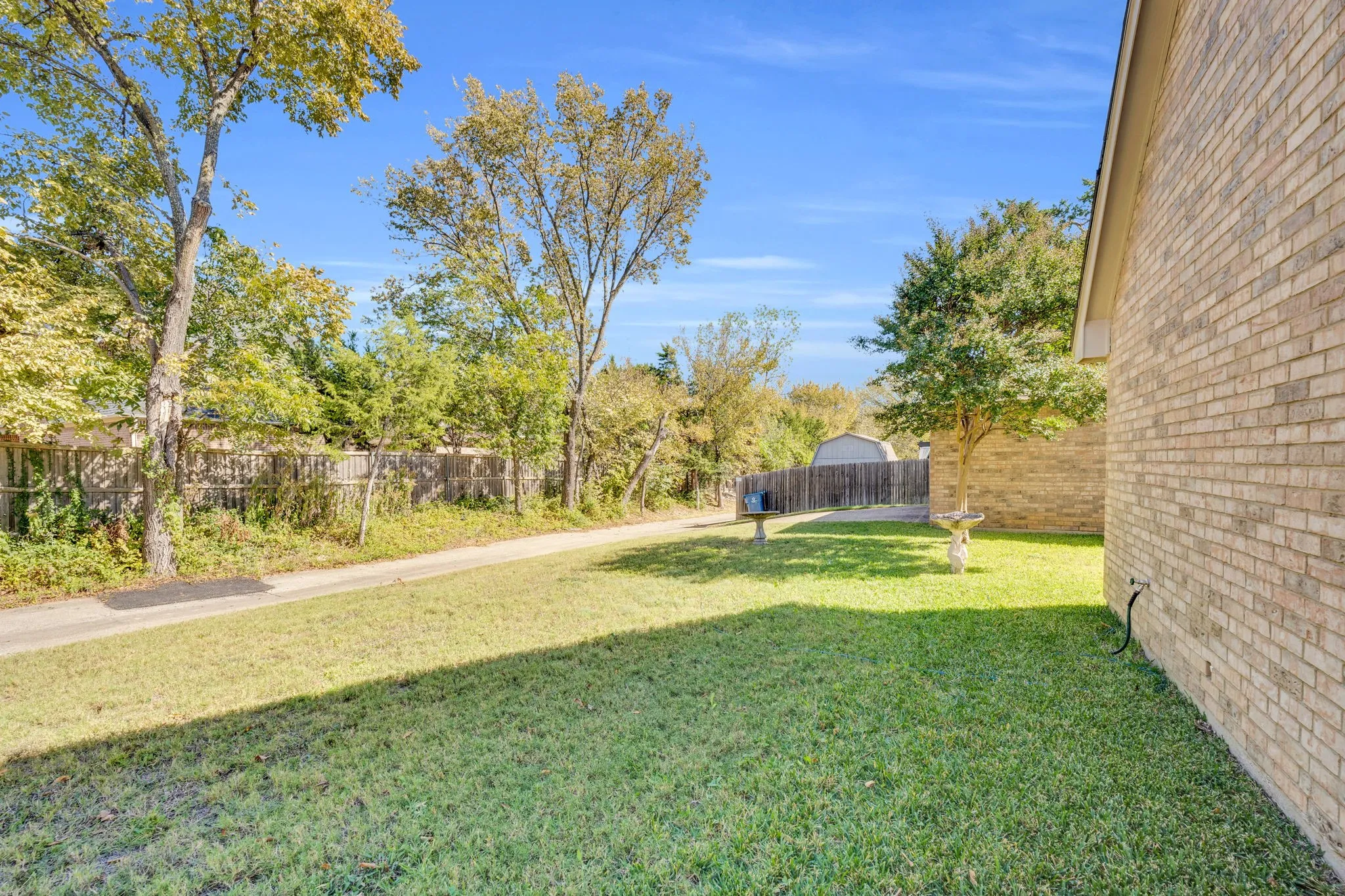 Single Family Residence For Sale in Dallas County , 1713 Turtle Point Drive, De Soto, Texas 75115, 4 Bedroom, 3 Bathroom, 2 Garage spaces, 2,597 Sqft, built in 1993, mls#21093408, Real Estate Agent in De Soto, Homes For Sale in Dallas county, Homes For Sale in De Soto, Realtor in De Soto Texas, Real Estate Brokerage Independent Realty Texas, Luminita Cordes Realtor