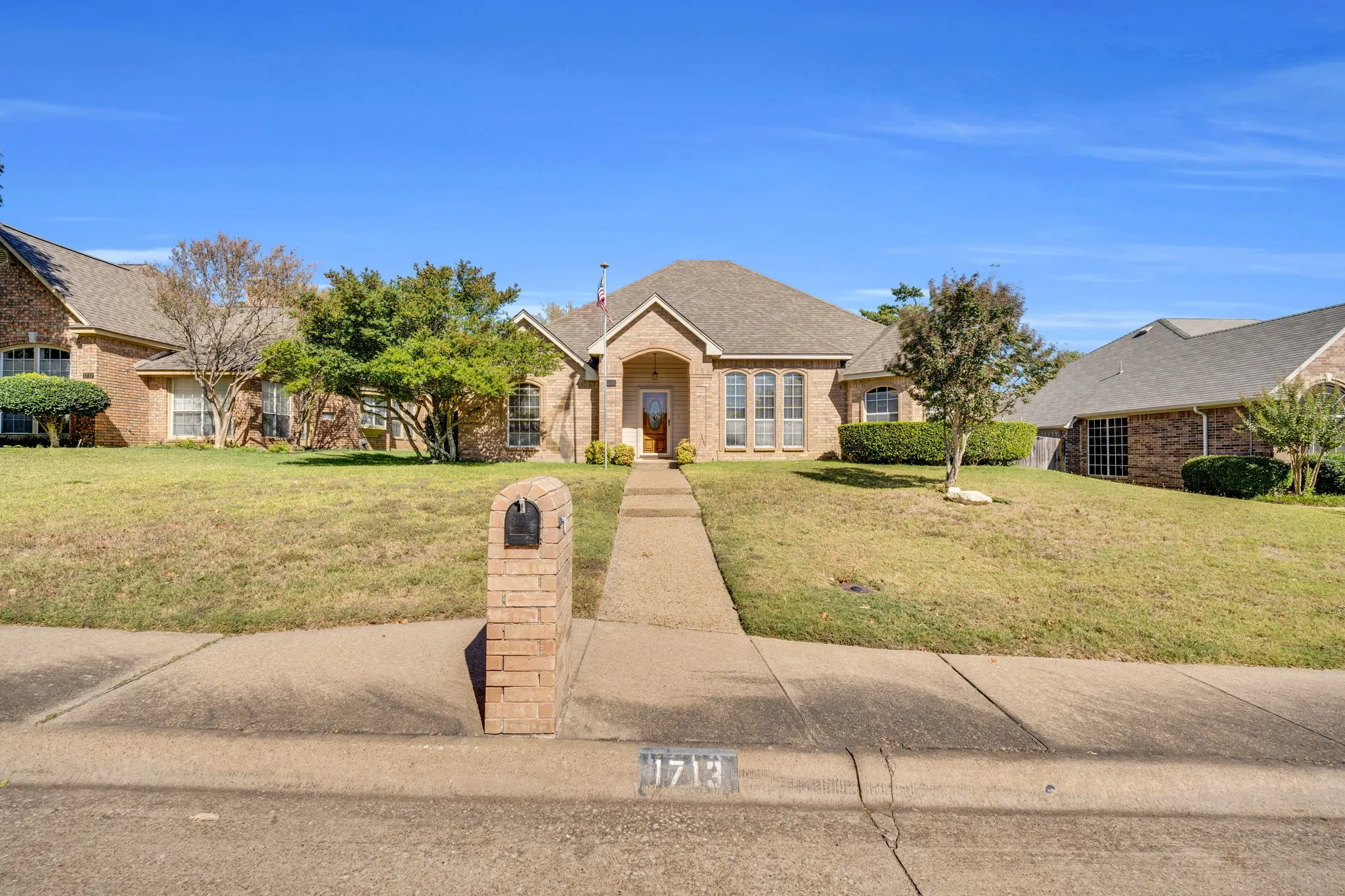 Single Family Residence For Sale in Dallas County , 1713 Turtle Point Drive, De Soto, Texas 75115, 4 Bedroom, 3 Bathroom, 2 Garage spaces, 2,597 Sqft, built in 1993, mls#21093408, Real Estate Agent in De Soto, Homes For Sale in Dallas county, Homes For Sale in De Soto, Realtor in De Soto Texas, Real Estate Brokerage Independent Realty Texas, Luminita Cordes Realtor