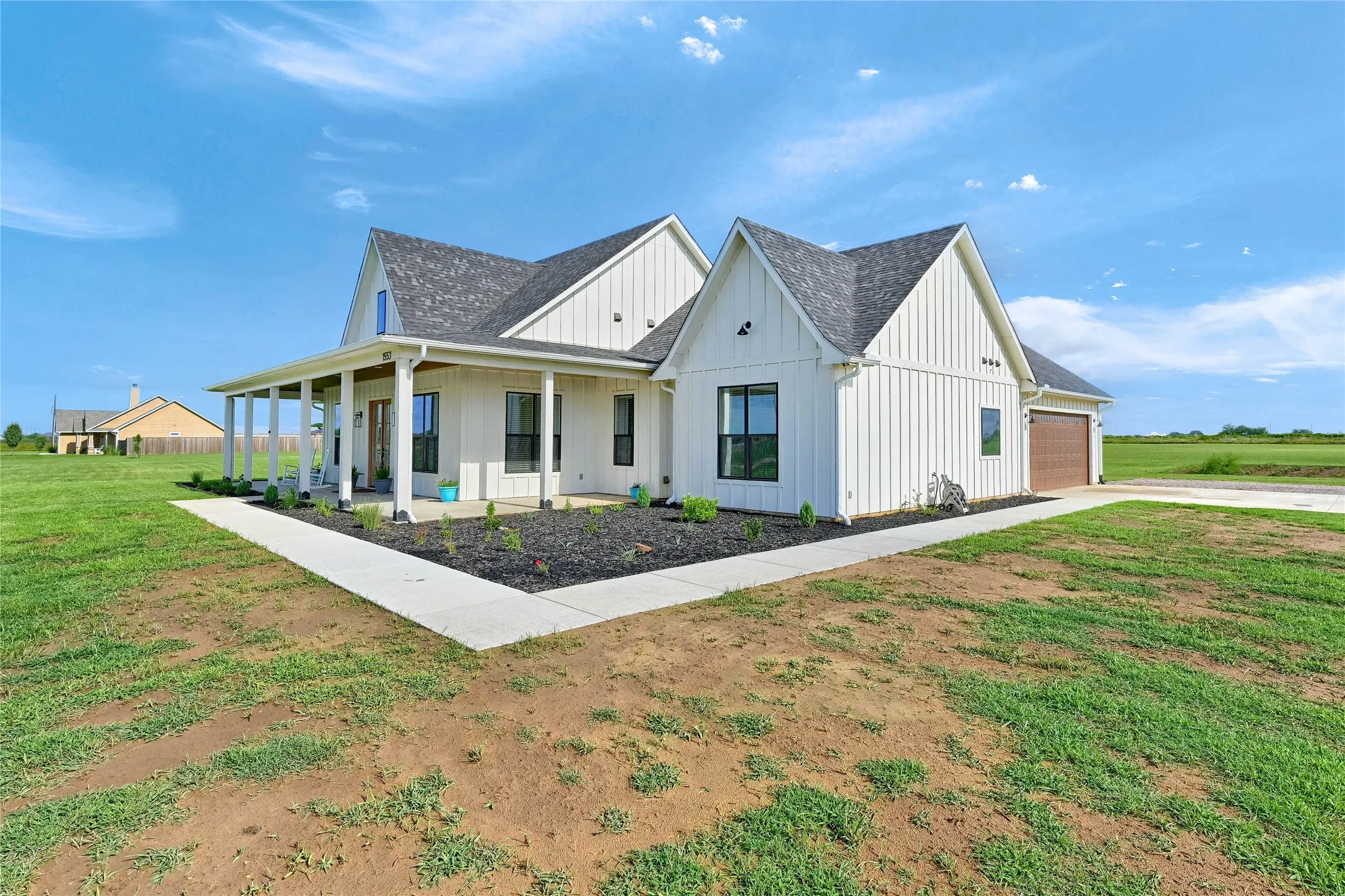Single Family Residence For Sale in Grayson County , 1553 South Road, Whitesboro, Texas 76273, 3 Bedrooms, 3 Bathrooms, 2 Garage spaces, 2,129 Sqft, built in 2022, Price $620,000, mls#21092608, Real Estate Agent in Whitesboro, Homes For Sale in Grayson county, Homes For Sale in Whitesboro, Realtor in Whitesboro Texas, Real Estate Brokerage Independent Realty Texas, Luminita Cordes Realtor
