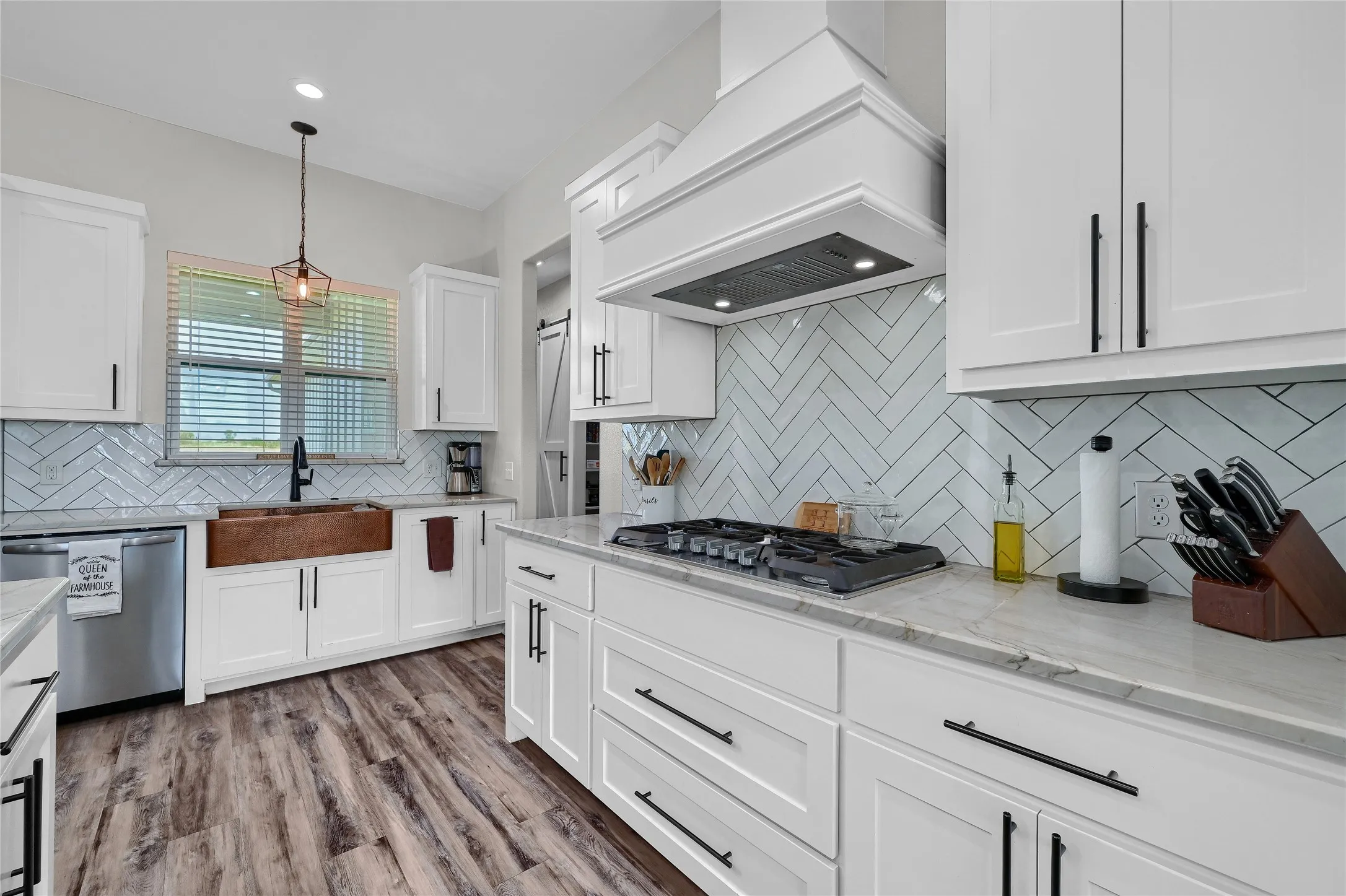 Single Family Residence For Sale in Grayson County , 1553 South Road, Whitesboro, Texas 76273, 3 Bedrooms, 3 Bathrooms, 2 Garage spaces, 2,129 Sqft, built in 2022, Price $620,000, mls#21092608, Real Estate Agent in Whitesboro, Homes For Sale in Grayson county, Homes For Sale in Whitesboro, Realtor in Whitesboro Texas, Real Estate Brokerage Independent Realty Texas, Luminita Cordes Realtor