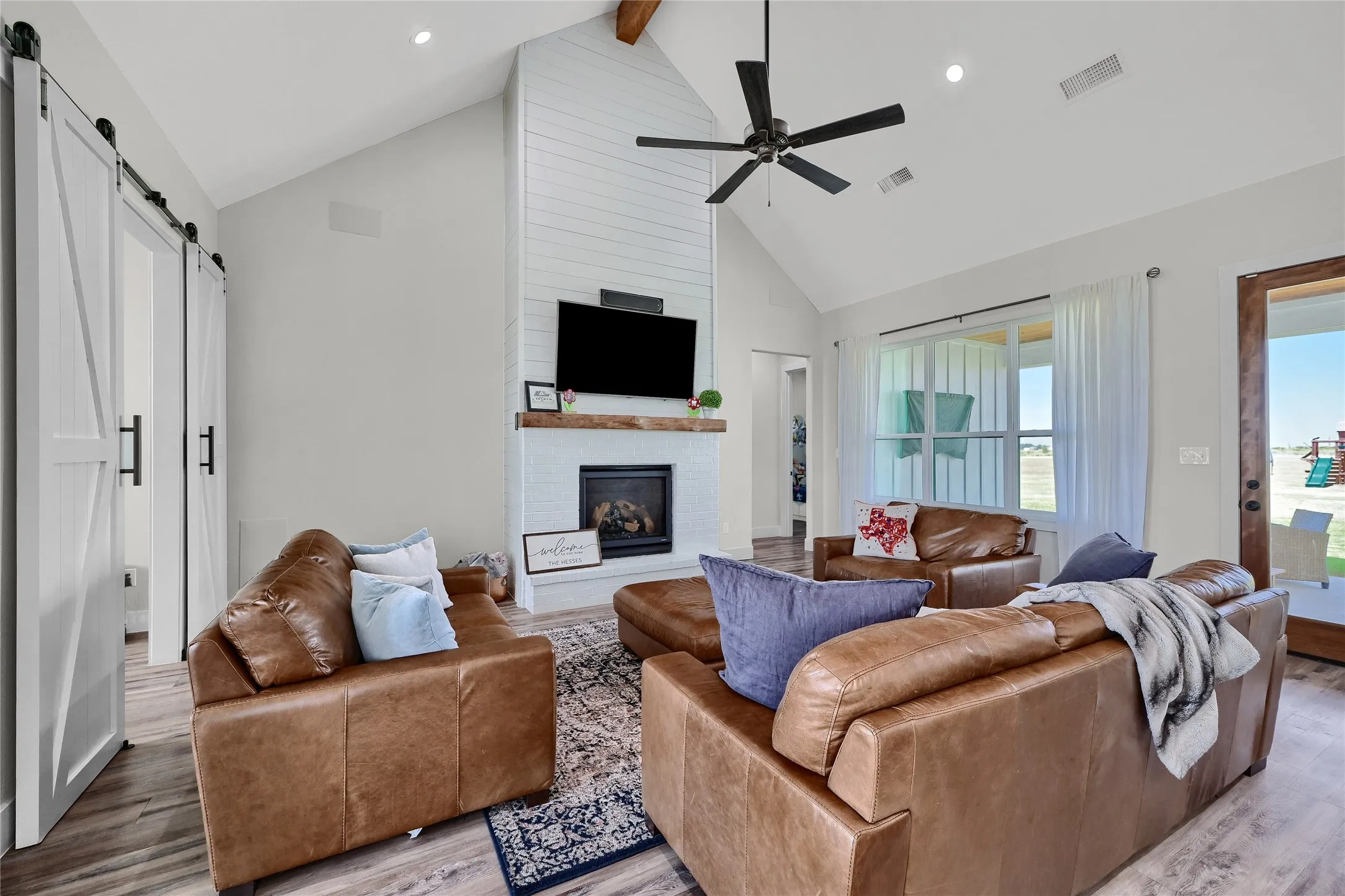 Single Family Residence For Sale in Grayson County , 1553 South Road, Whitesboro, Texas 76273, 3 Bedrooms, 3 Bathrooms, 2 Garage spaces, 2,129 Sqft, built in 2022, Price $620,000, mls#21092608, Real Estate Agent in Whitesboro, Homes For Sale in Grayson county, Homes For Sale in Whitesboro, Realtor in Whitesboro Texas, Real Estate Brokerage Independent Realty Texas, Luminita Cordes Realtor