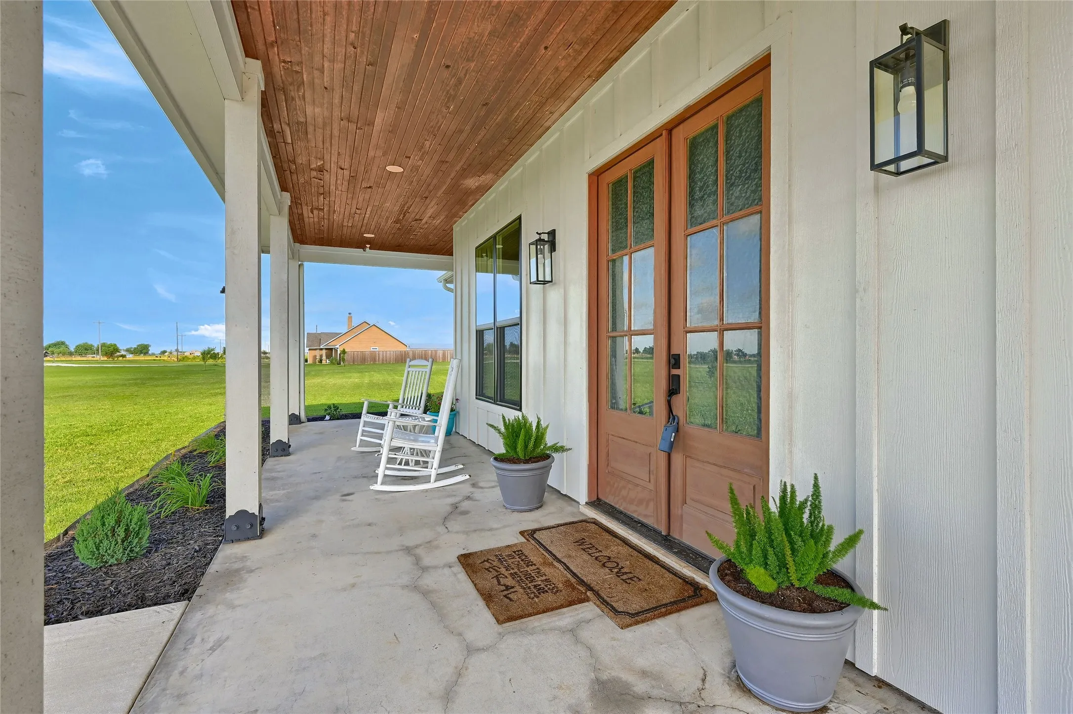 Single Family Residence For Sale in Grayson County , 1553 South Road, Whitesboro, Texas 76273, 3 Bedrooms, 3 Bathrooms, 2 Garage spaces, 2,129 Sqft, built in 2022, Price $620,000, mls#21092608, Real Estate Agent in Whitesboro, Homes For Sale in Grayson county, Homes For Sale in Whitesboro, Realtor in Whitesboro Texas, Real Estate Brokerage Independent Realty Texas, Luminita Cordes Realtor