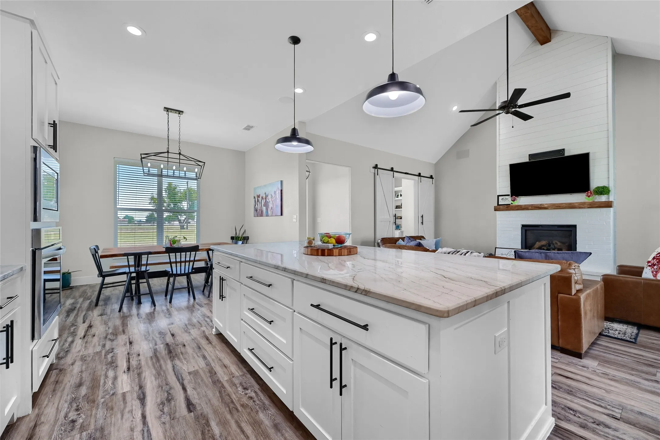 Single Family Residence For Sale in Grayson County , 1553 South Road, Whitesboro, Texas 76273, 3 Bedrooms, 3 Bathrooms, 2 Garage spaces, 2,129 Sqft, built in 2022, Price $620,000, mls#21092608, Real Estate Agent in Whitesboro, Homes For Sale in Grayson county, Homes For Sale in Whitesboro, Realtor in Whitesboro Texas, Real Estate Brokerage Independent Realty Texas, Luminita Cordes Realtor