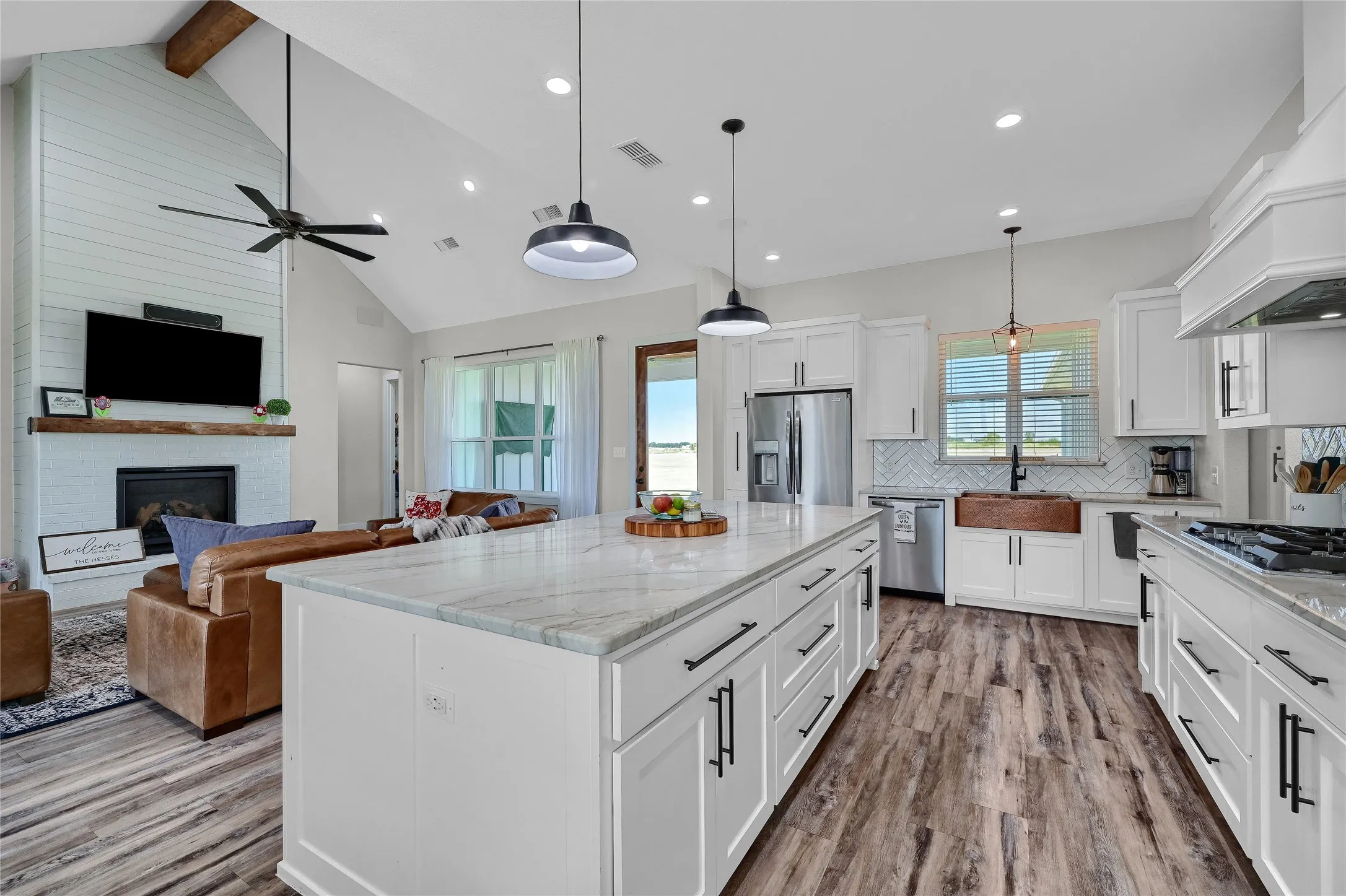 Single Family Residence For Sale in Grayson County , 1553 South Road, Whitesboro, Texas 76273, 3 Bedrooms, 3 Bathrooms, 2 Garage spaces, 2,129 Sqft, built in 2022, Price $620,000, mls#21092608, Real Estate Agent in Whitesboro, Homes For Sale in Grayson county, Homes For Sale in Whitesboro, Realtor in Whitesboro Texas, Real Estate Brokerage Independent Realty Texas, Luminita Cordes Realtor