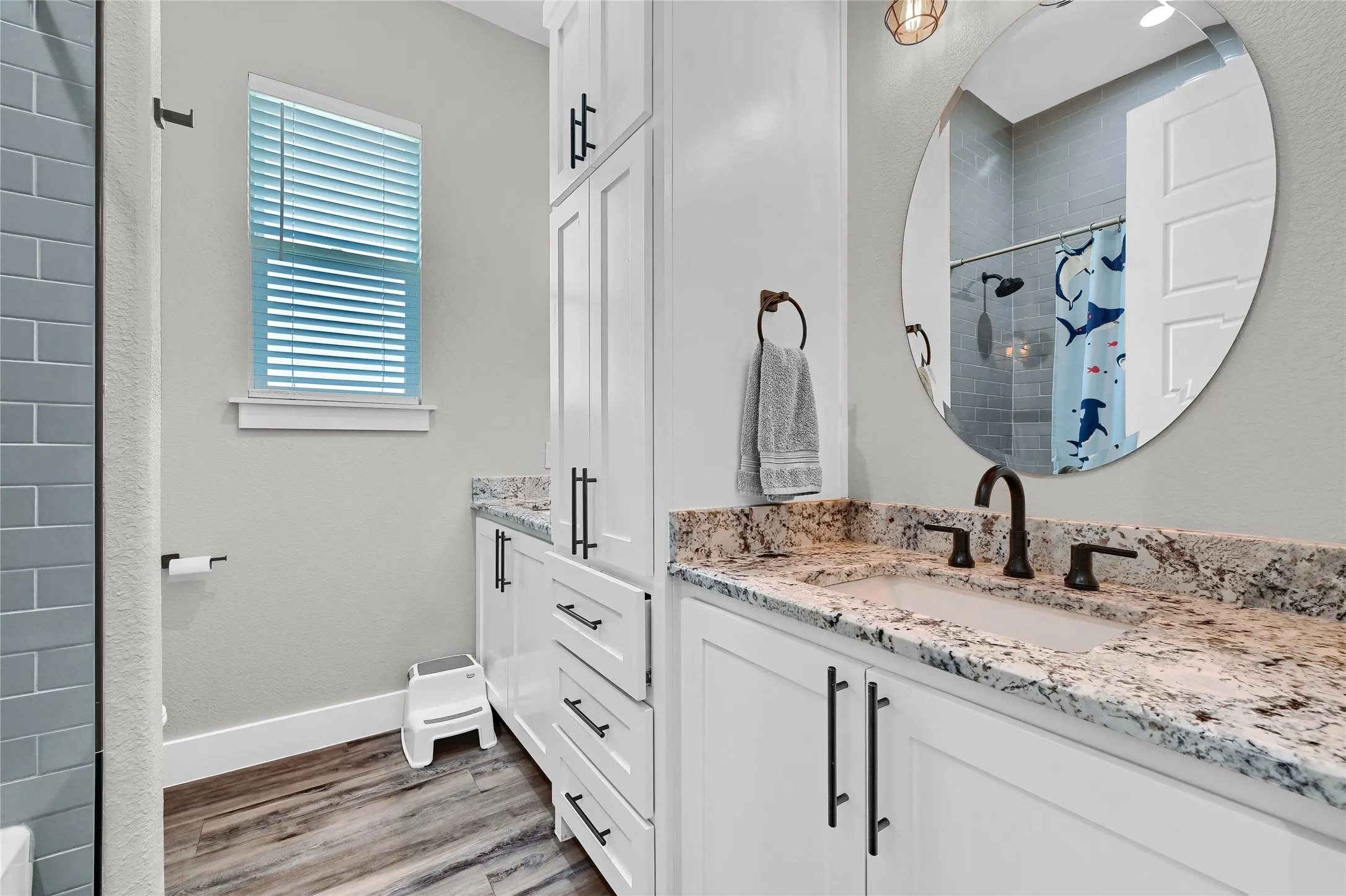 Single Family Residence For Sale in Grayson County , 1553 South Road, Whitesboro, Texas 76273, 3 Bedrooms, 3 Bathrooms, 2 Garage spaces, 2,129 Sqft, built in 2022, Price $620,000, mls#21092608, Real Estate Agent in Whitesboro, Homes For Sale in Grayson county, Homes For Sale in Whitesboro, Realtor in Whitesboro Texas, Real Estate Brokerage Independent Realty Texas, Luminita Cordes Realtor