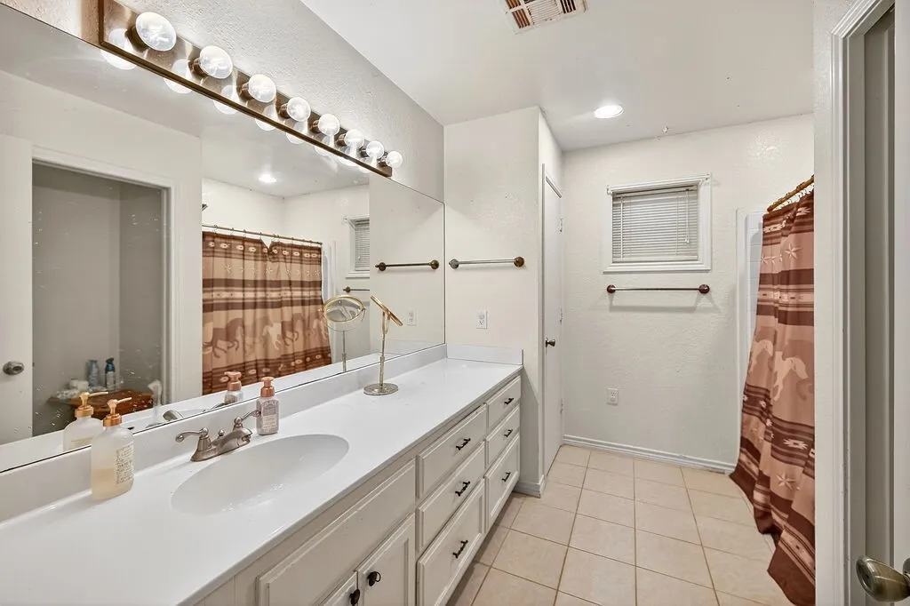 Ranch For Sale in Henderson County , 10769 County Road 3519, Murchison, Texas 75778, 0, 0, Garage spaces, 0 Sqft, built in 2003, Price $1,400,000, mls#21093658, Real Estate Agent in Murchison, Homes For Sale in Henderson county, Homes For Sale in Murchison, Realtor in Murchison Texas, Real Estate Brokerage Independent Realty Texas, Luminita Cordes Realtor