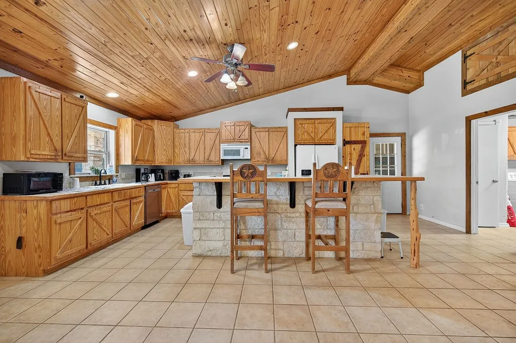Ranch For Sale in Henderson County , 10769 County Road 3519, Murchison, Texas 75778, 0, 0, Garage spaces, 0 Sqft, built in 2003, Price $1,400,000, mls#21093658, Real Estate Agent in Murchison, Homes For Sale in Henderson county, Homes For Sale in Murchison, Realtor in Murchison Texas, Real Estate Brokerage Independent Realty Texas, Luminita Cordes Realtor