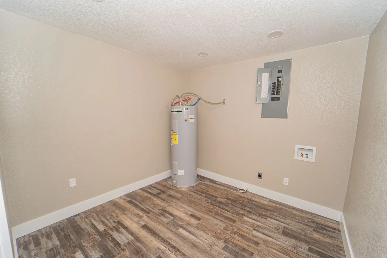 Single Family Residence For Sale in Stephens County , 905 W Fifth Street, Breckenridge, Texas 76424, 3 Bedroom, 2 Bathroom, Garage spaces, 1,258 Sqft, built in 1976, Preowned, mls#21093215, Real Estate Agent in Breckenridge, Homes For Sale in Stephens county, Homes For Sale in Breckenridge, Realtor in Breckenridge Texas, Real Estate Brokerage Independent Realty Texas, Luminita Cordes Realtor
