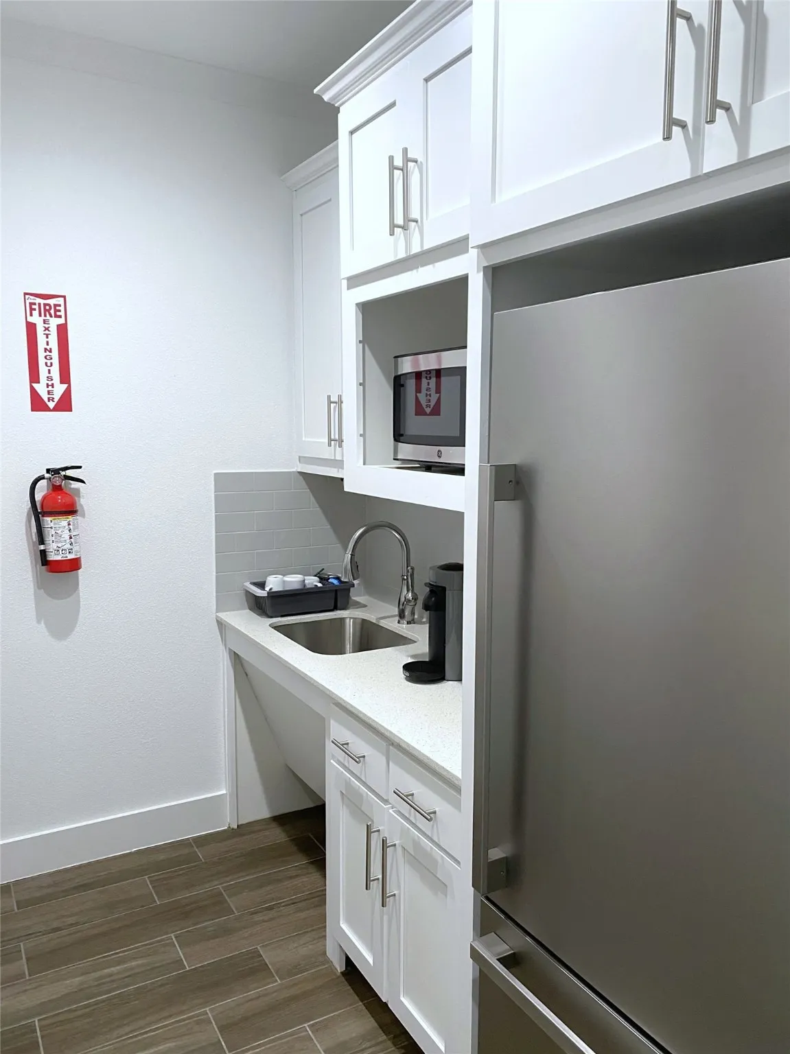 Fridge, microwave, Nespresso, tile floor