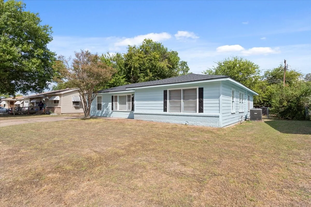 View of front of home with a front lawn