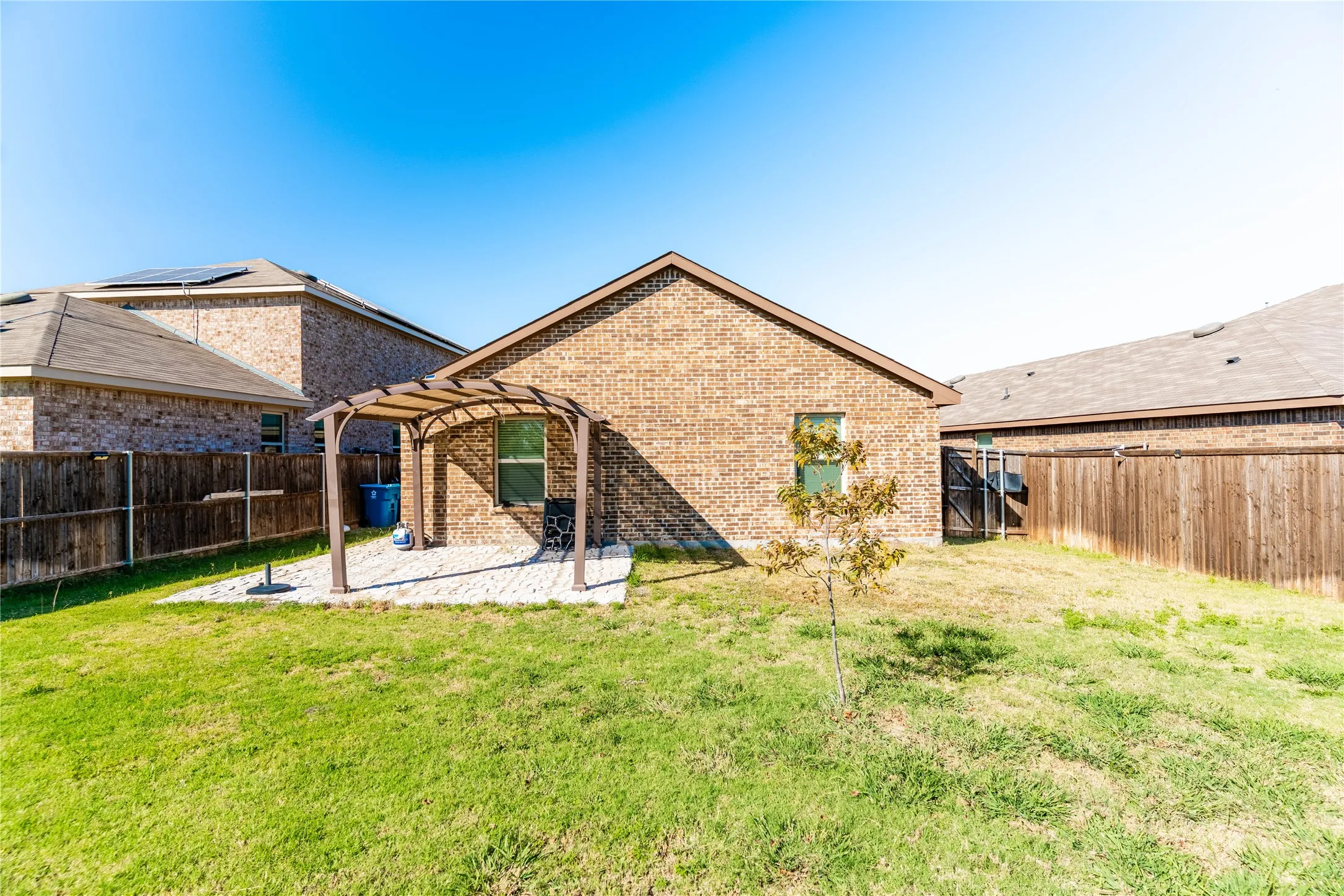 Single Family Residence For Sale in Kaufman County , 1018 Old Oaks Drive, Forney, Texas 75126, 3 Bedroom, 2 Bathroom, 2 Garage spaces, 1,510 Sqft, built in 2021, Preowned, mls#21094230, Real Estate Agent in Forney, Homes For Sale in Kaufman county, Homes For Sale in Forney, Realtor in Forney Texas, Real Estate Brokerage Independent Realty Texas, Luminita Cordes Realtor