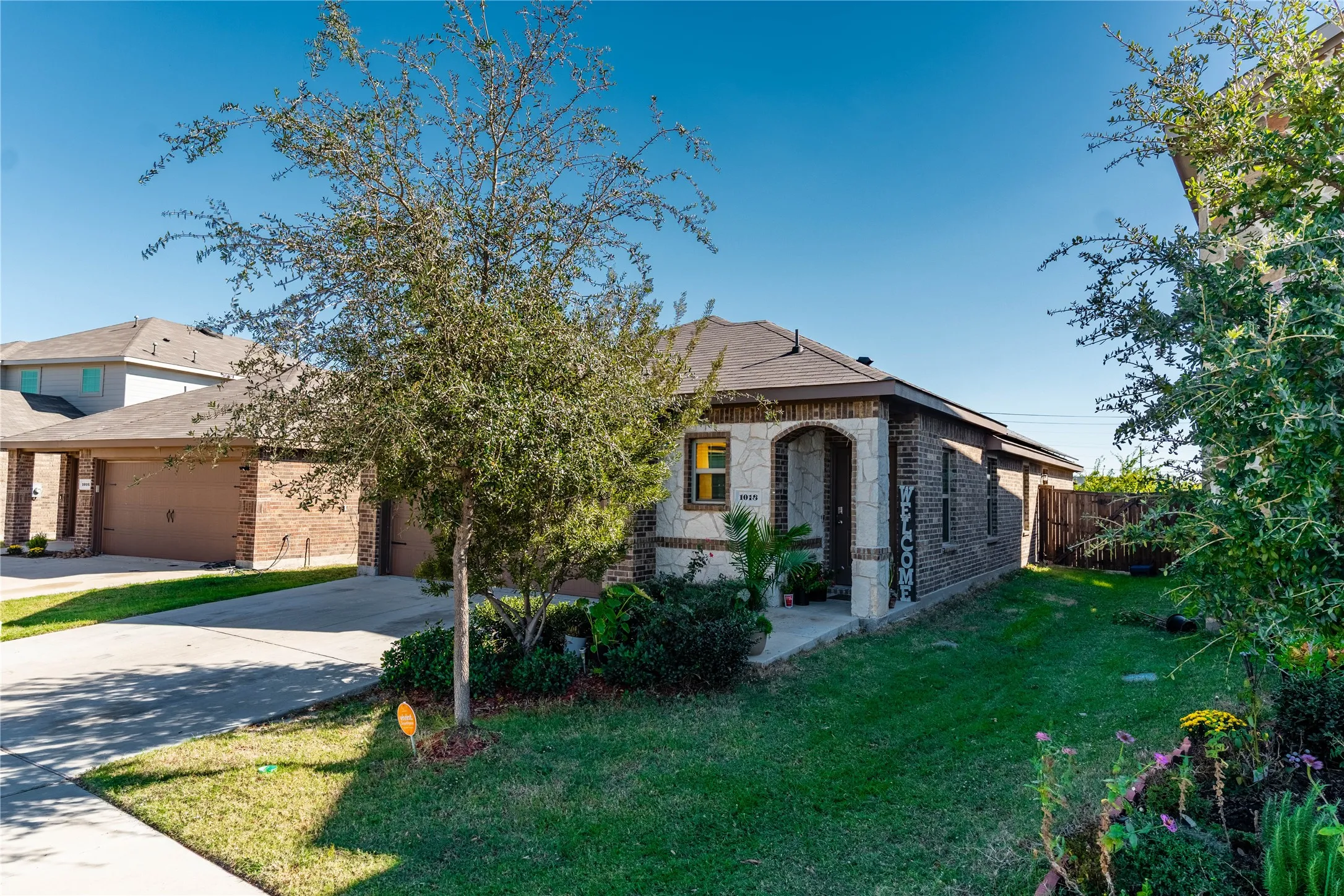 Single Family Residence For Sale in Kaufman County , 1018 Old Oaks Drive, Forney, Texas 75126, 3 Bedroom, 2 Bathroom, 2 Garage spaces, 1,510 Sqft, built in 2021, Preowned, mls#21094230, Real Estate Agent in Forney, Homes For Sale in Kaufman county, Homes For Sale in Forney, Realtor in Forney Texas, Real Estate Brokerage Independent Realty Texas, Luminita Cordes Realtor