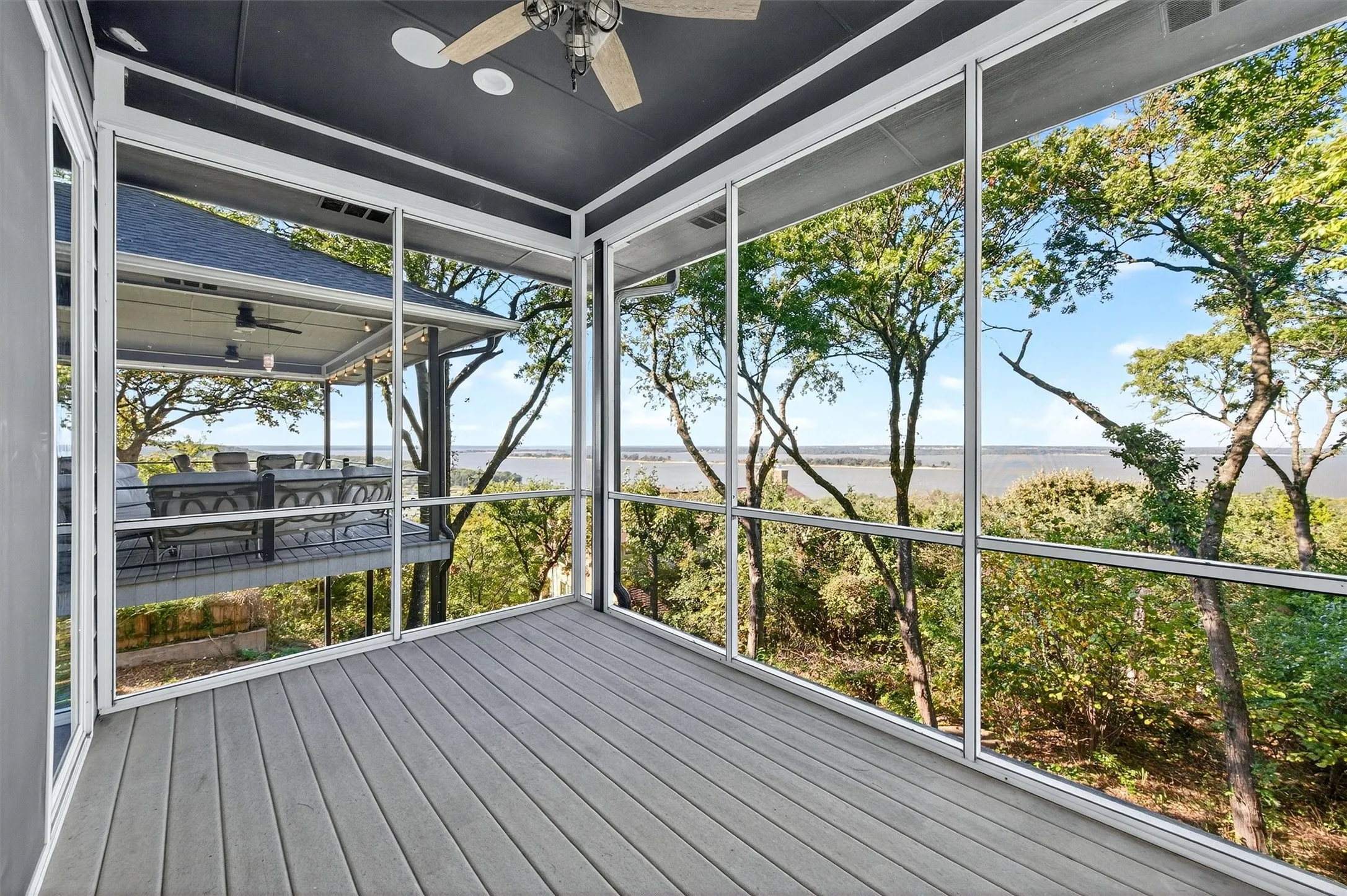 Single Family Residence For Sale in Grayson County , 258 Lou Sand Hill Road, Pottsboro, Texas 75076, 4 Bedroom, 4 Bathroom, 2 Garage spaces, 3,693 Sqft, built in 2000, Preowned, mls#21093695, Real Estate Agent in Pottsboro, Homes For Sale in Grayson county, Homes For Sale in Pottsboro, Realtor in Pottsboro Texas, Real Estate Brokerage Independent Realty Texas, Luminita Cordes Realtor