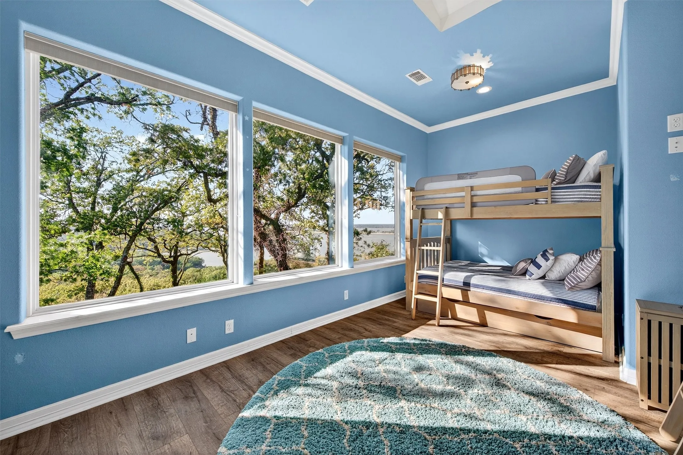 Single Family Residence For Sale in Grayson County , 258 Lou Sand Hill Road, Pottsboro, Texas 75076, 4 Bedroom, 4 Bathroom, 2 Garage spaces, 3,693 Sqft, built in 2000, Preowned, mls#21093695, Real Estate Agent in Pottsboro, Homes For Sale in Grayson county, Homes For Sale in Pottsboro, Realtor in Pottsboro Texas, Real Estate Brokerage Independent Realty Texas, Luminita Cordes Realtor