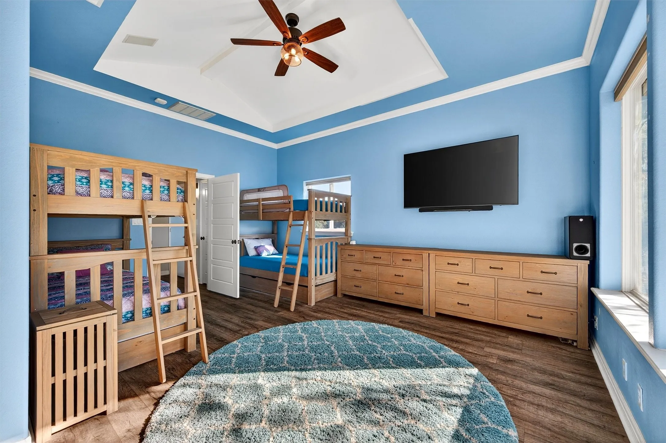 Single Family Residence For Sale in Grayson County , 258 Lou Sand Hill Road, Pottsboro, Texas 75076, 4 Bedroom, 4 Bathroom, 2 Garage spaces, 3,693 Sqft, built in 2000, Preowned, mls#21093695, Real Estate Agent in Pottsboro, Homes For Sale in Grayson county, Homes For Sale in Pottsboro, Realtor in Pottsboro Texas, Real Estate Brokerage Independent Realty Texas, Luminita Cordes Realtor