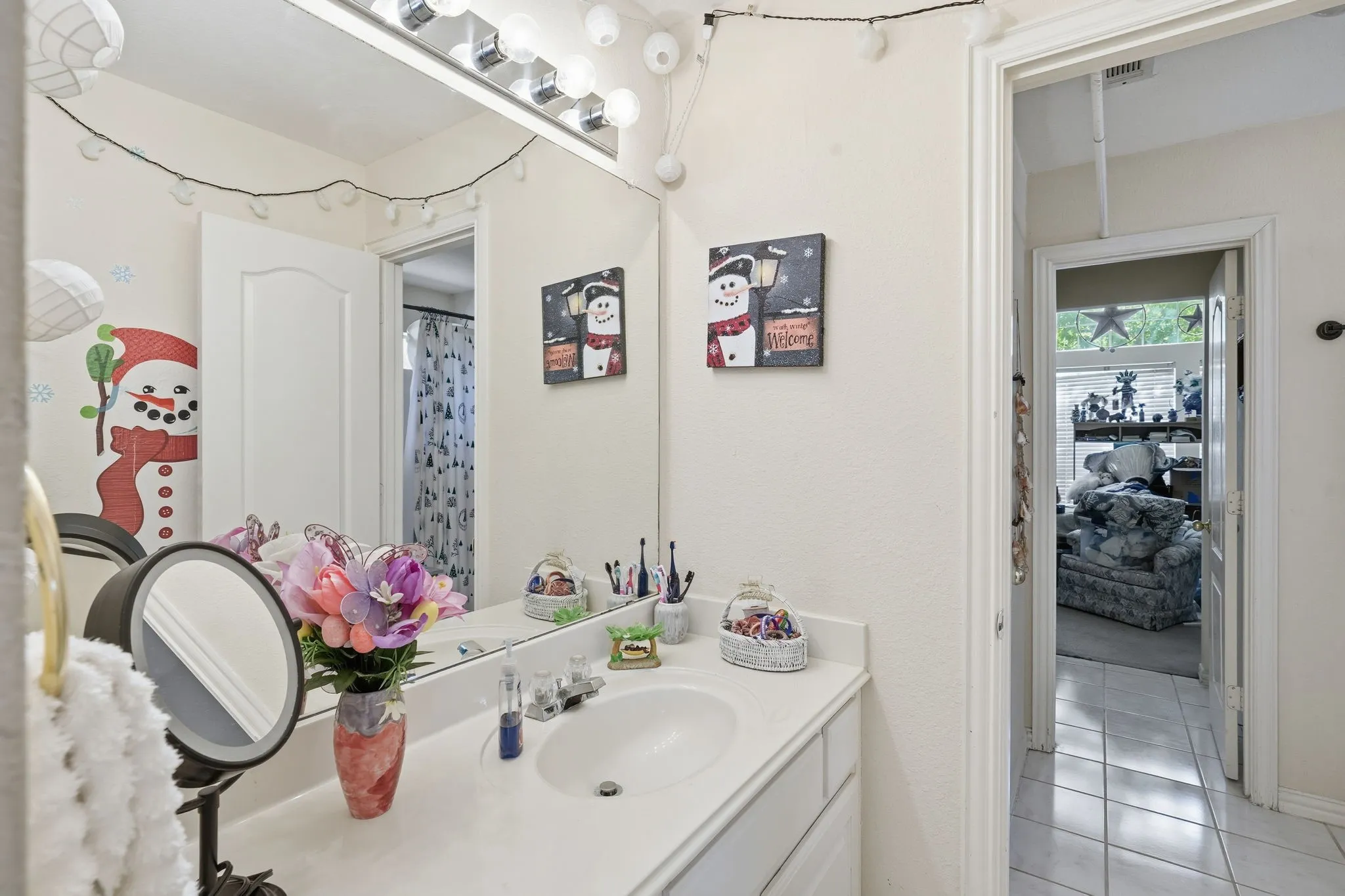 Single Family Residence For Sale in Tarrant County , 5010 Coventry Lane, Arlington, Texas 76017, 5 Bedrooms, 5 Bathrooms, 3 Garage spaces, 3,694 Sqft, built in 1999, Preowned, Price $473,900, mls#21092929, Real Estate Agent in Arlington, Homes For Sale in Tarrant county, Homes For Sale in Arlington, Realtor in Arlington Texas, Real Estate Brokerage Independent Realty Texas, Luminita Cordes Realtor