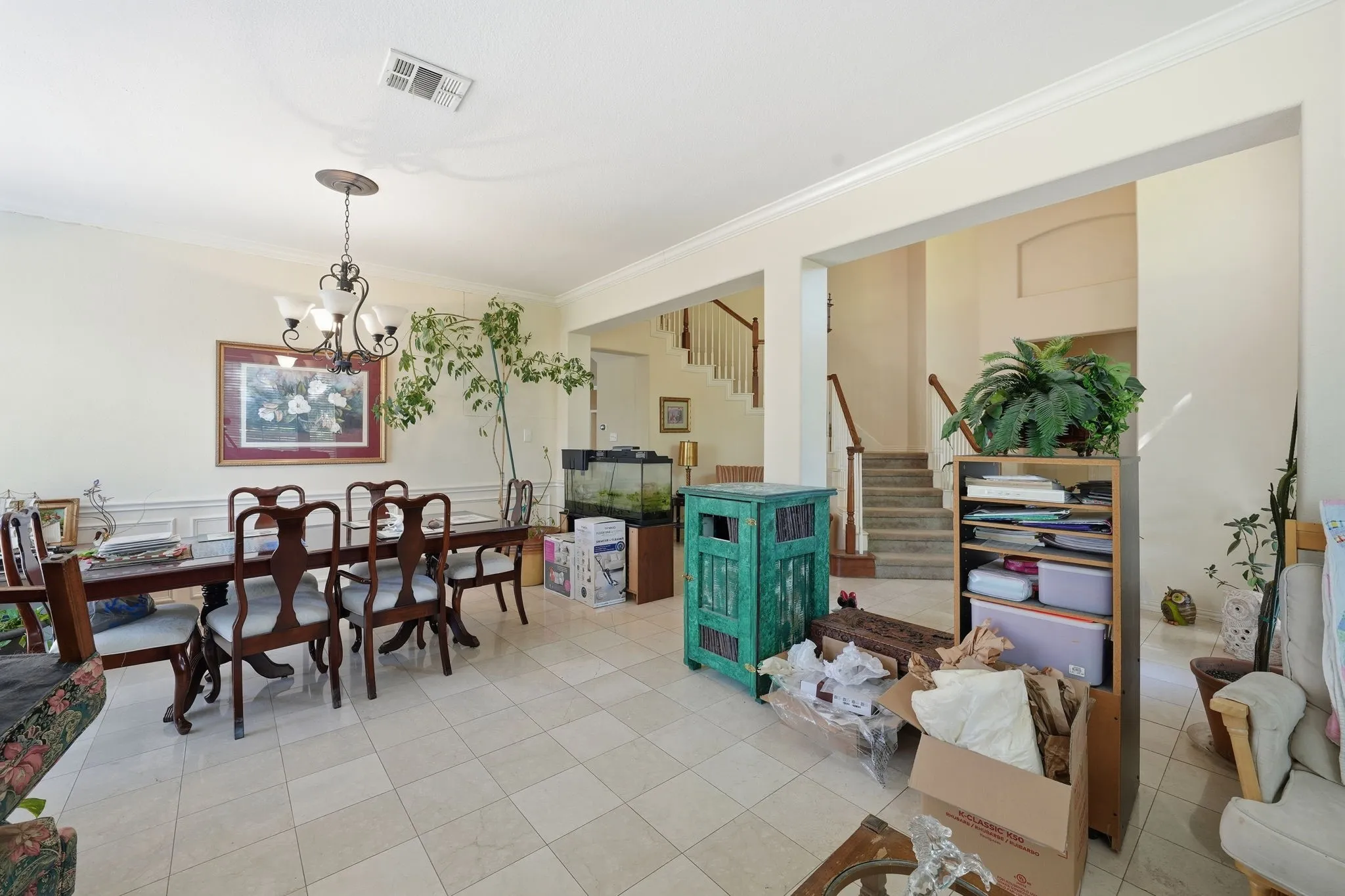 Single Family Residence For Sale in Tarrant County , 5010 Coventry Lane, Arlington, Texas 76017, 5 Bedrooms, 5 Bathrooms, 3 Garage spaces, 3,694 Sqft, built in 1999, Preowned, Price $473,900, mls#21092929, Real Estate Agent in Arlington, Homes For Sale in Tarrant county, Homes For Sale in Arlington, Realtor in Arlington Texas, Real Estate Brokerage Independent Realty Texas, Luminita Cordes Realtor