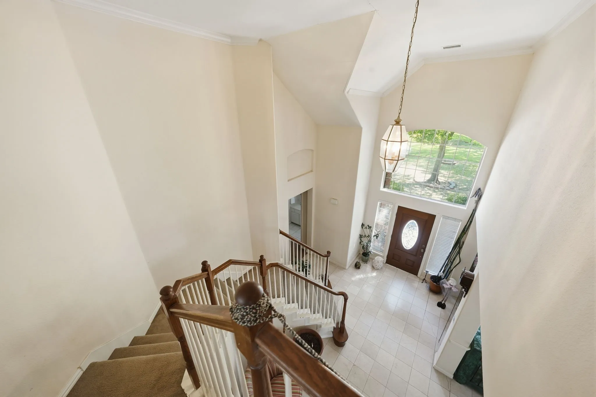 Single Family Residence For Sale in Tarrant County , 5010 Coventry Lane, Arlington, Texas 76017, 5 Bedrooms, 5 Bathrooms, 3 Garage spaces, 3,694 Sqft, built in 1999, Preowned, Price $473,900, mls#21092929, Real Estate Agent in Arlington, Homes For Sale in Tarrant county, Homes For Sale in Arlington, Realtor in Arlington Texas, Real Estate Brokerage Independent Realty Texas, Luminita Cordes Realtor