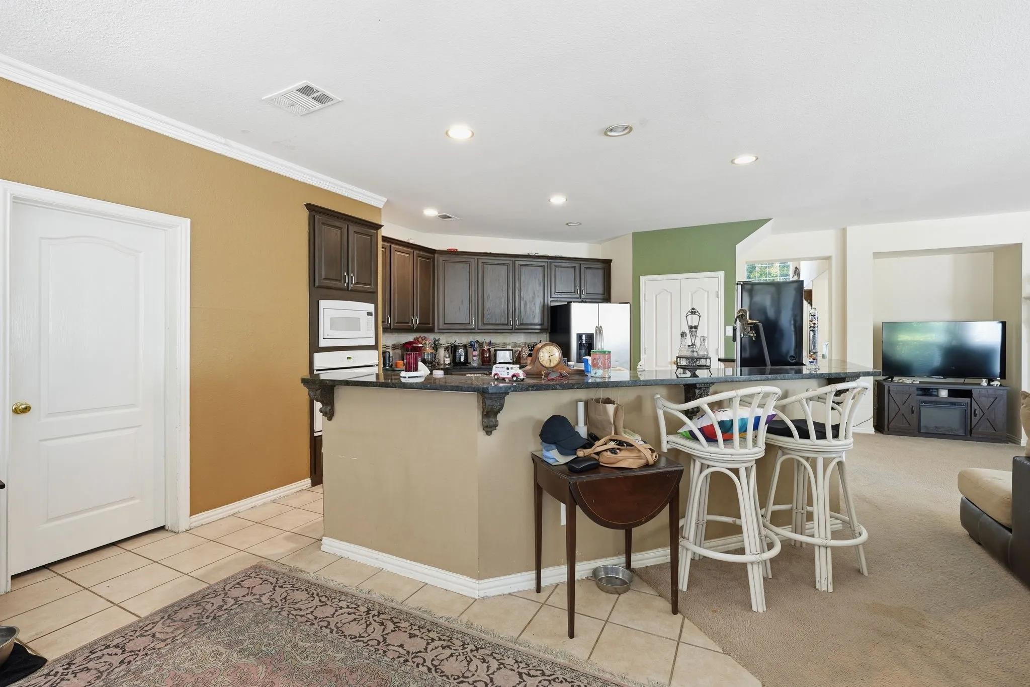Single Family Residence For Sale in Tarrant County , 5010 Coventry Lane, Arlington, Texas 76017, 5 Bedrooms, 5 Bathrooms, 3 Garage spaces, 3,694 Sqft, built in 1999, Preowned, Price $473,900, mls#21092929, Real Estate Agent in Arlington, Homes For Sale in Tarrant county, Homes For Sale in Arlington, Realtor in Arlington Texas, Real Estate Brokerage Independent Realty Texas, Luminita Cordes Realtor