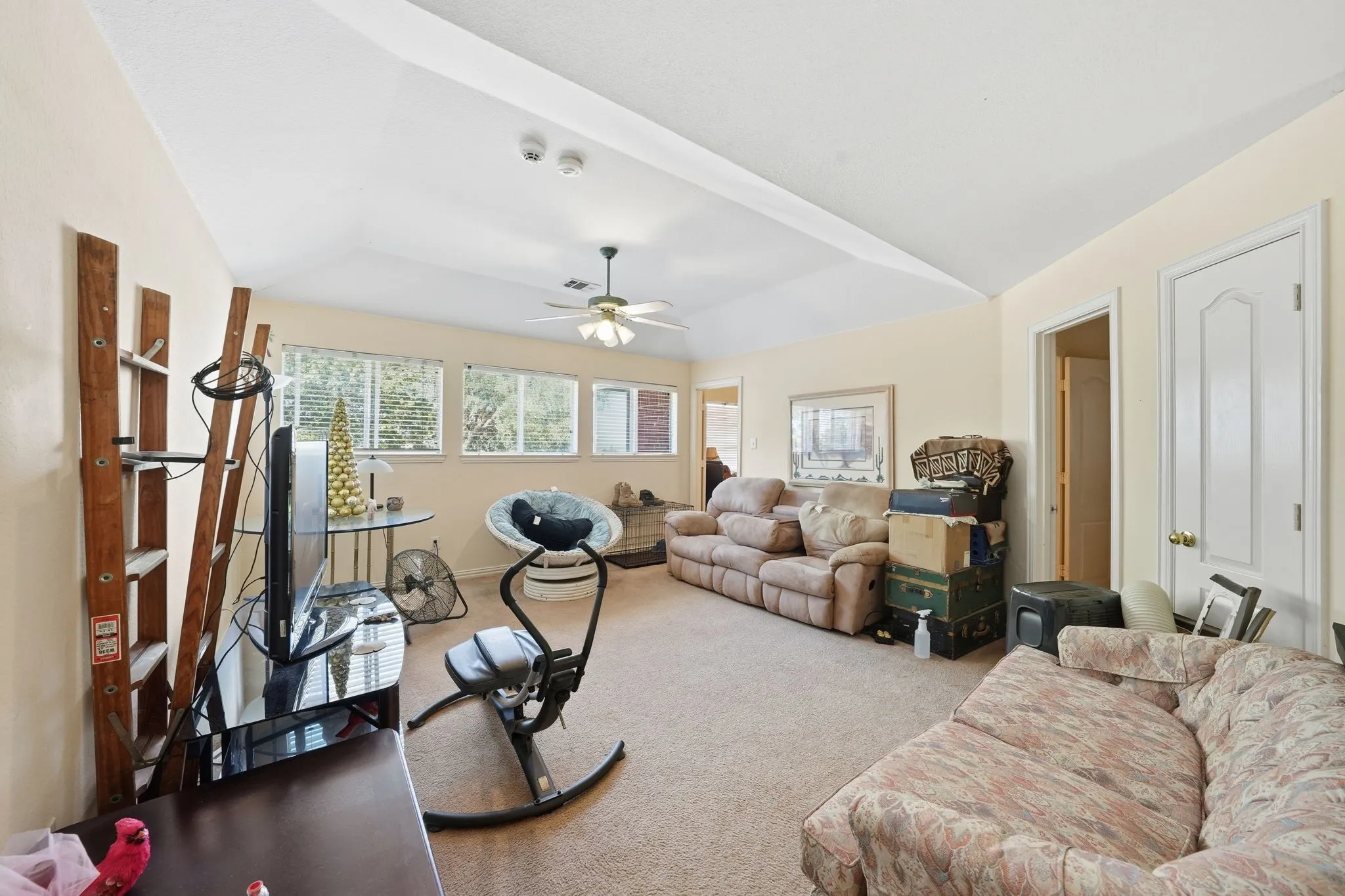 Single Family Residence For Sale in Tarrant County , 5010 Coventry Lane, Arlington, Texas 76017, 5 Bedrooms, 5 Bathrooms, 3 Garage spaces, 3,694 Sqft, built in 1999, Preowned, Price $473,900, mls#21092929, Real Estate Agent in Arlington, Homes For Sale in Tarrant county, Homes For Sale in Arlington, Realtor in Arlington Texas, Real Estate Brokerage Independent Realty Texas, Luminita Cordes Realtor