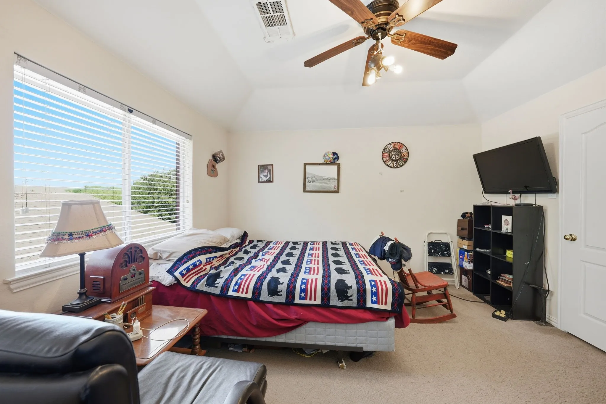 Single Family Residence For Sale in Tarrant County , 5010 Coventry Lane, Arlington, Texas 76017, 5 Bedrooms, 5 Bathrooms, 3 Garage spaces, 3,694 Sqft, built in 1999, Preowned, Price $473,900, mls#21092929, Real Estate Agent in Arlington, Homes For Sale in Tarrant county, Homes For Sale in Arlington, Realtor in Arlington Texas, Real Estate Brokerage Independent Realty Texas, Luminita Cordes Realtor