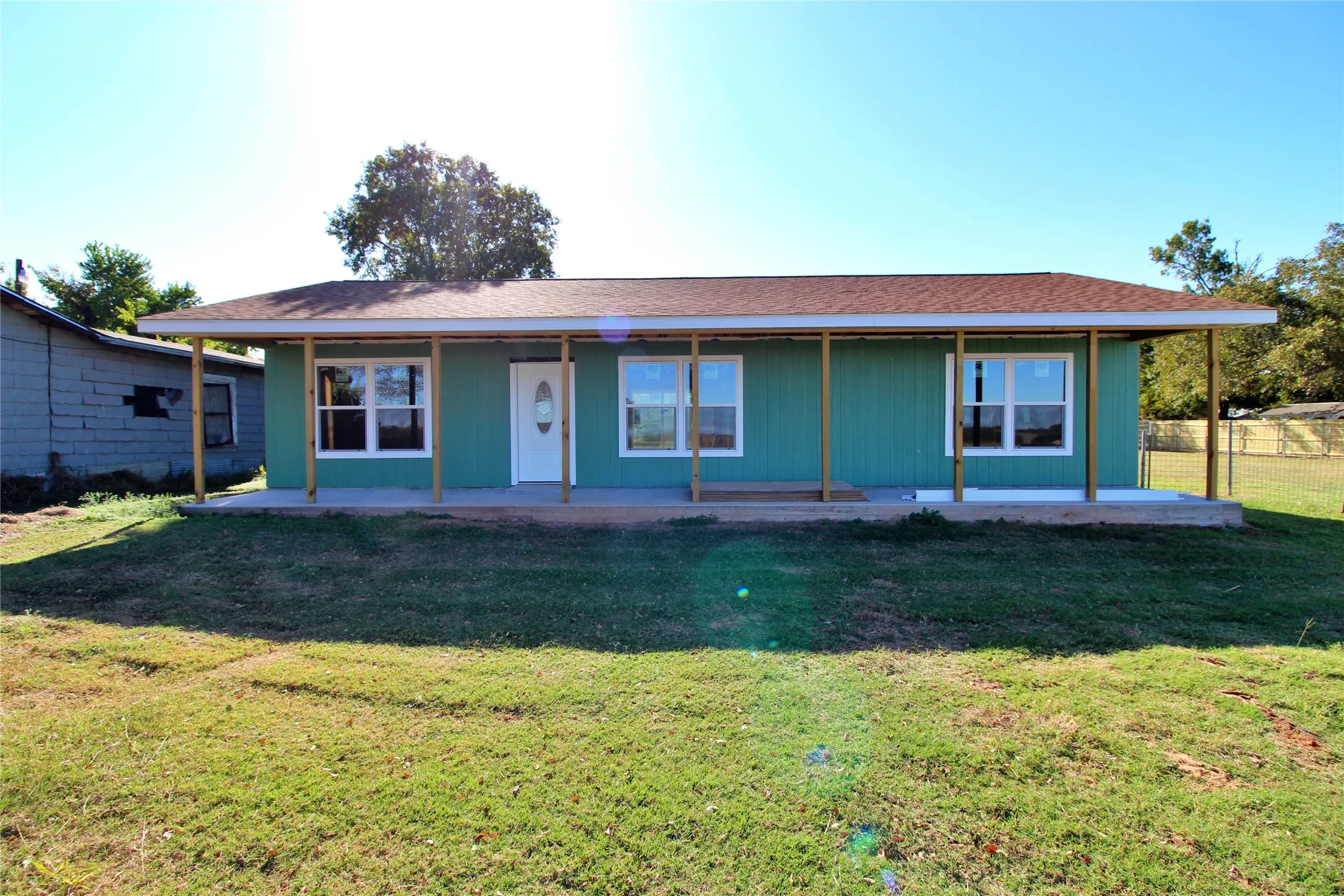 Single Family Residence For Sale in Mc Lennan County , 710 E Burleson Avenue, Mart, Texas 76664, 3 Bedroom, 2 Bathroom, Garage spaces, 1,100 Sqft, built in 2024, New Construction - Incomplete, mls#21089943, Real Estate Agent in Mart, Homes For Sale in Mc Lennan county, Homes For Sale in Mart, Realtor in Mart Texas, Real Estate Brokerage Independent Realty Texas, Luminita Cordes Realtor