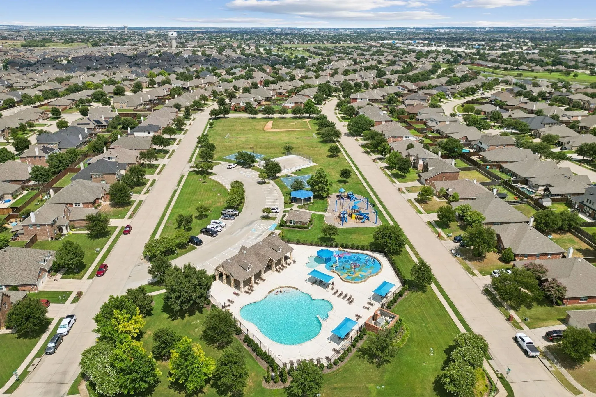 Single Family Residence For Sale in Denton County , 2320 Elm Valley Drive, Little Elm, Texas 75068, 5 Bedroom, 3 Bathroom, 2 Garage spaces, 2,929 Sqft, built in 2009, mls#21092557, Real Estate Agent in Little Elm, Homes For Sale in Denton county, Homes For Sale in Little Elm, Realtor in Little Elm Texas, Real Estate Brokerage Independent Realty Texas, Luminita Cordes Realtor