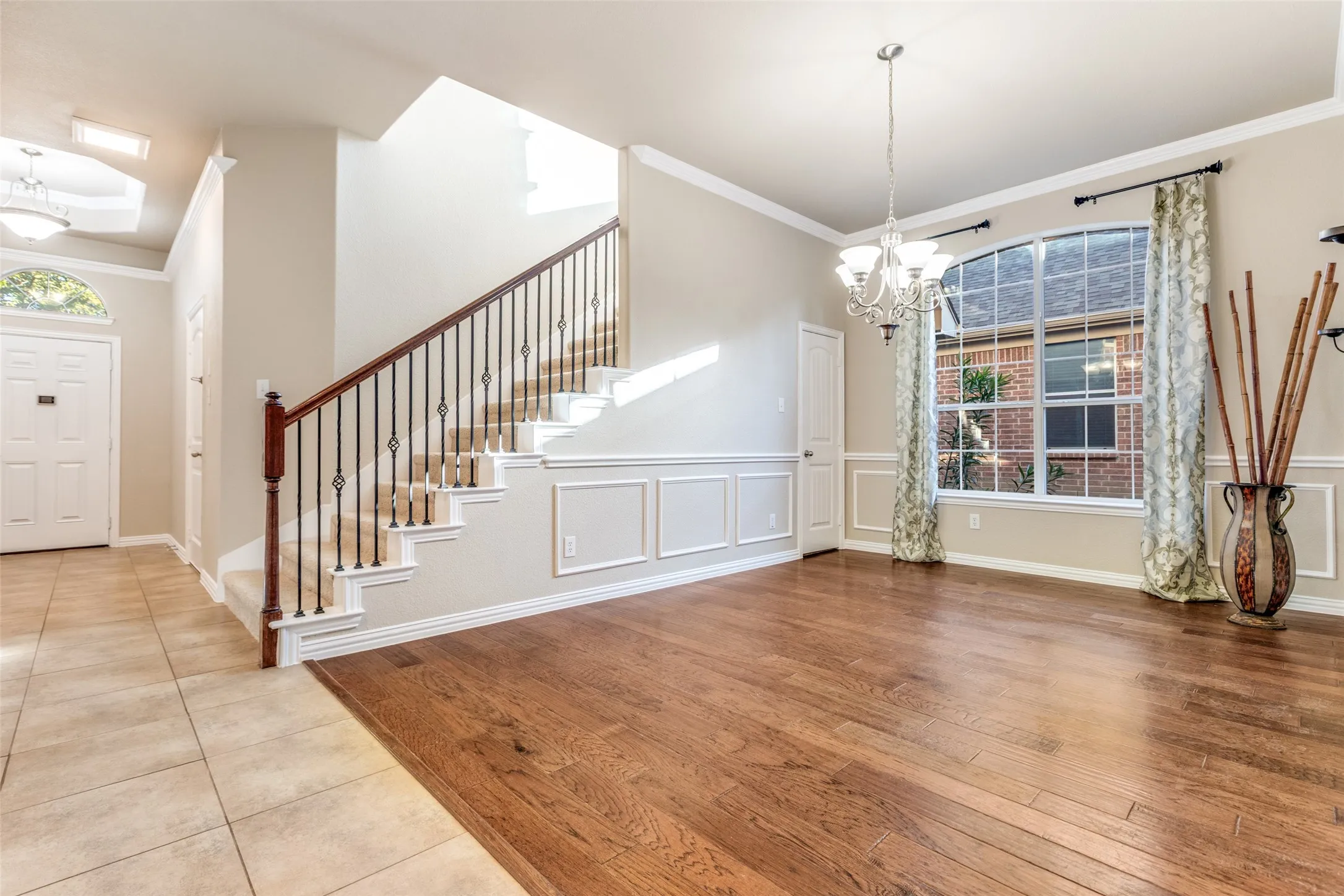 Stairs case with adjacent dining room