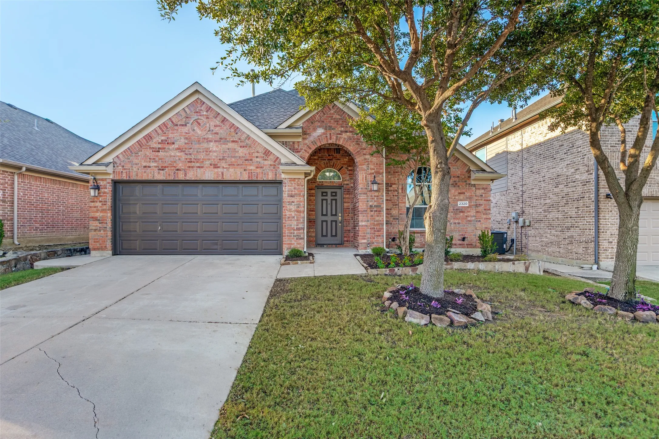 Single Family Residence For Sale in Denton County , 2320 Elm Valley Drive, Little Elm, Texas 75068, 5 Bedroom, 3 Bathroom, 2 Garage spaces, 2,929 Sqft, built in 2009, mls#21092557, Real Estate Agent in Little Elm, Homes For Sale in Denton county, Homes For Sale in Little Elm, Realtor in Little Elm Texas, Real Estate Brokerage Independent Realty Texas, Luminita Cordes Realtor