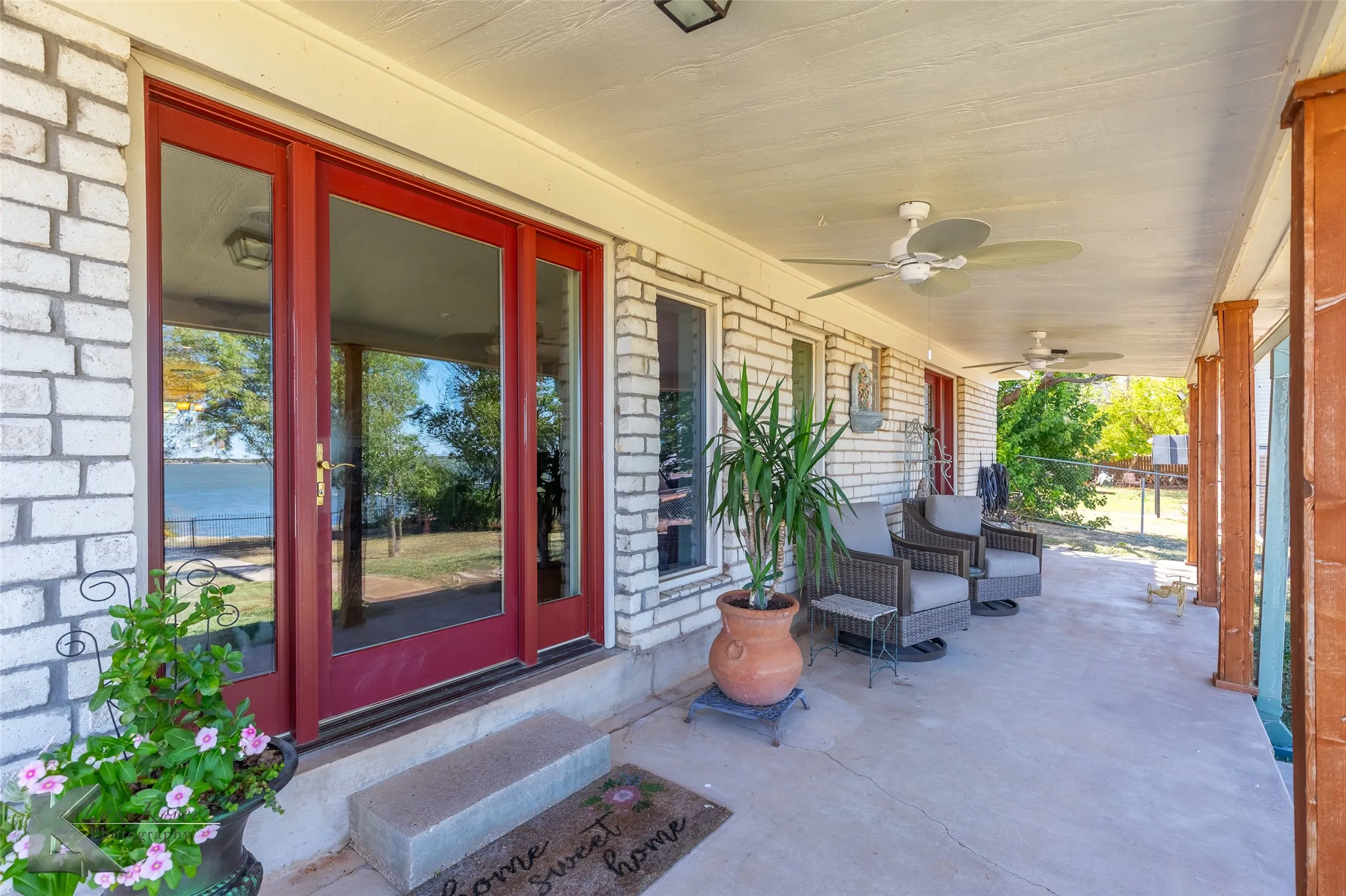 Porch with a ceiling fan
