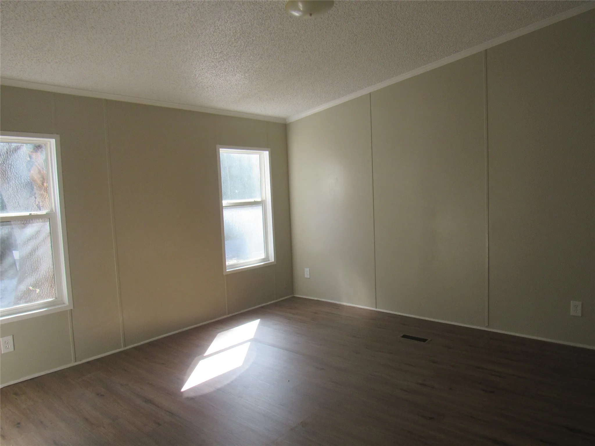 Manufactured Home For Sale in Grayson County , 40 Cleveland Avenue, Pottsboro, Texas 75076, 3 Bedroom, 2 Bathroom, Garage spaces, 1,344 Sqft, built in 2007, mls#21094130, Real Estate Agent in Pottsboro, Homes For Sale in Grayson county, Homes For Sale in Pottsboro, Realtor in Pottsboro Texas, Real Estate Brokerage Independent Realty Texas, Luminita Cordes Realtor