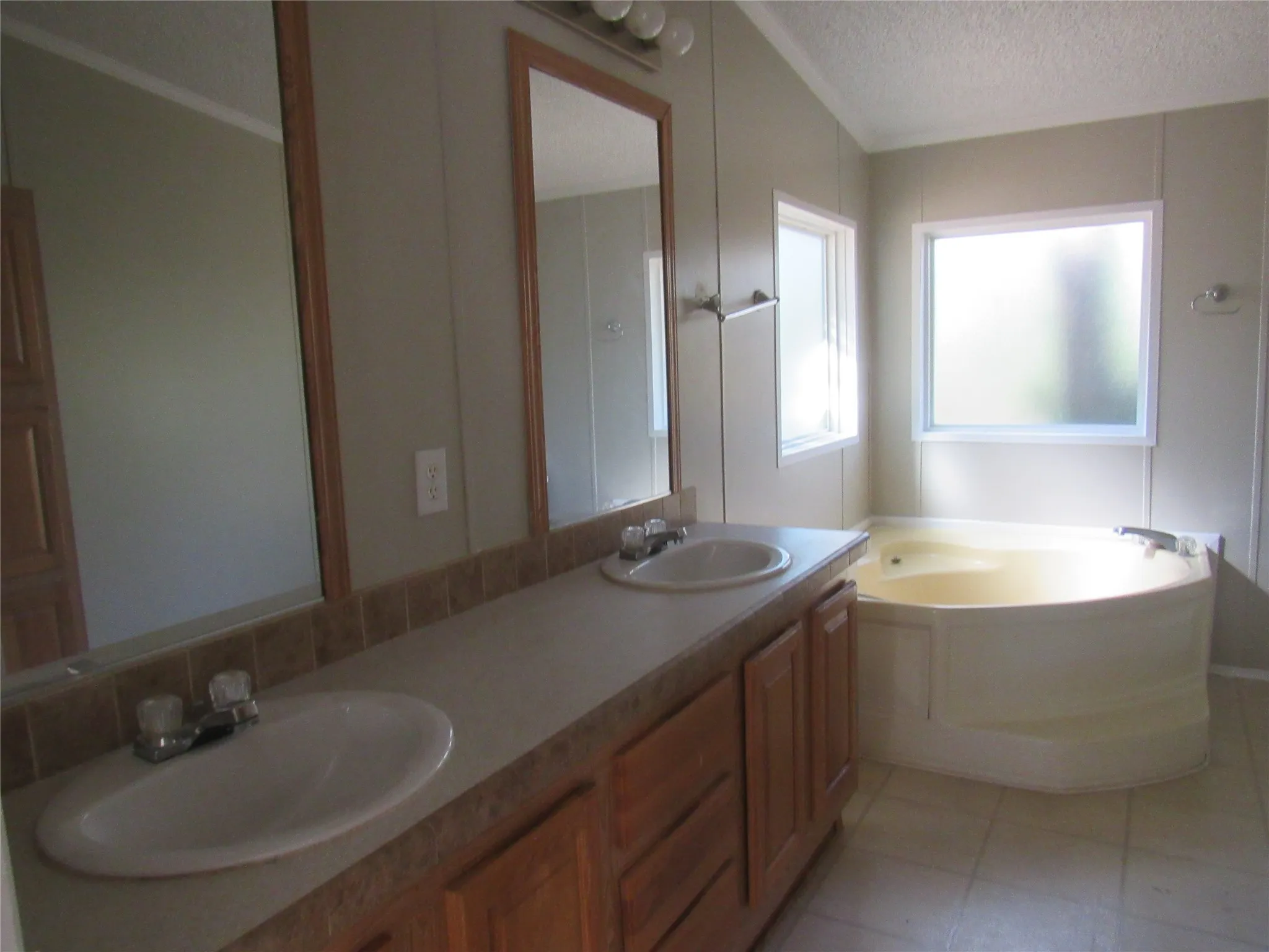 Manufactured Home For Sale in Grayson County , 40 Cleveland Avenue, Pottsboro, Texas 75076, 3 Bedroom, 2 Bathroom, Garage spaces, 1,344 Sqft, built in 2007, mls#21094130, Real Estate Agent in Pottsboro, Homes For Sale in Grayson county, Homes For Sale in Pottsboro, Realtor in Pottsboro Texas, Real Estate Brokerage Independent Realty Texas, Luminita Cordes Realtor