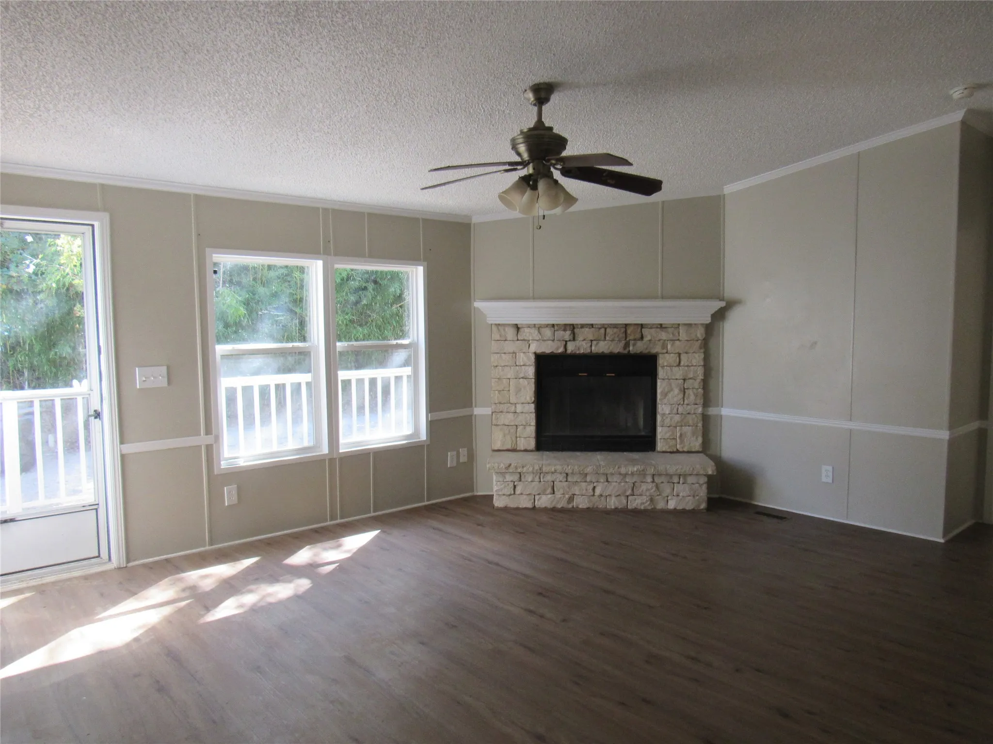 Manufactured Home For Sale in Grayson County , 40 Cleveland Avenue, Pottsboro, Texas 75076, 3 Bedroom, 2 Bathroom, Garage spaces, 1,344 Sqft, built in 2007, mls#21094130, Real Estate Agent in Pottsboro, Homes For Sale in Grayson county, Homes For Sale in Pottsboro, Realtor in Pottsboro Texas, Real Estate Brokerage Independent Realty Texas, Luminita Cordes Realtor
