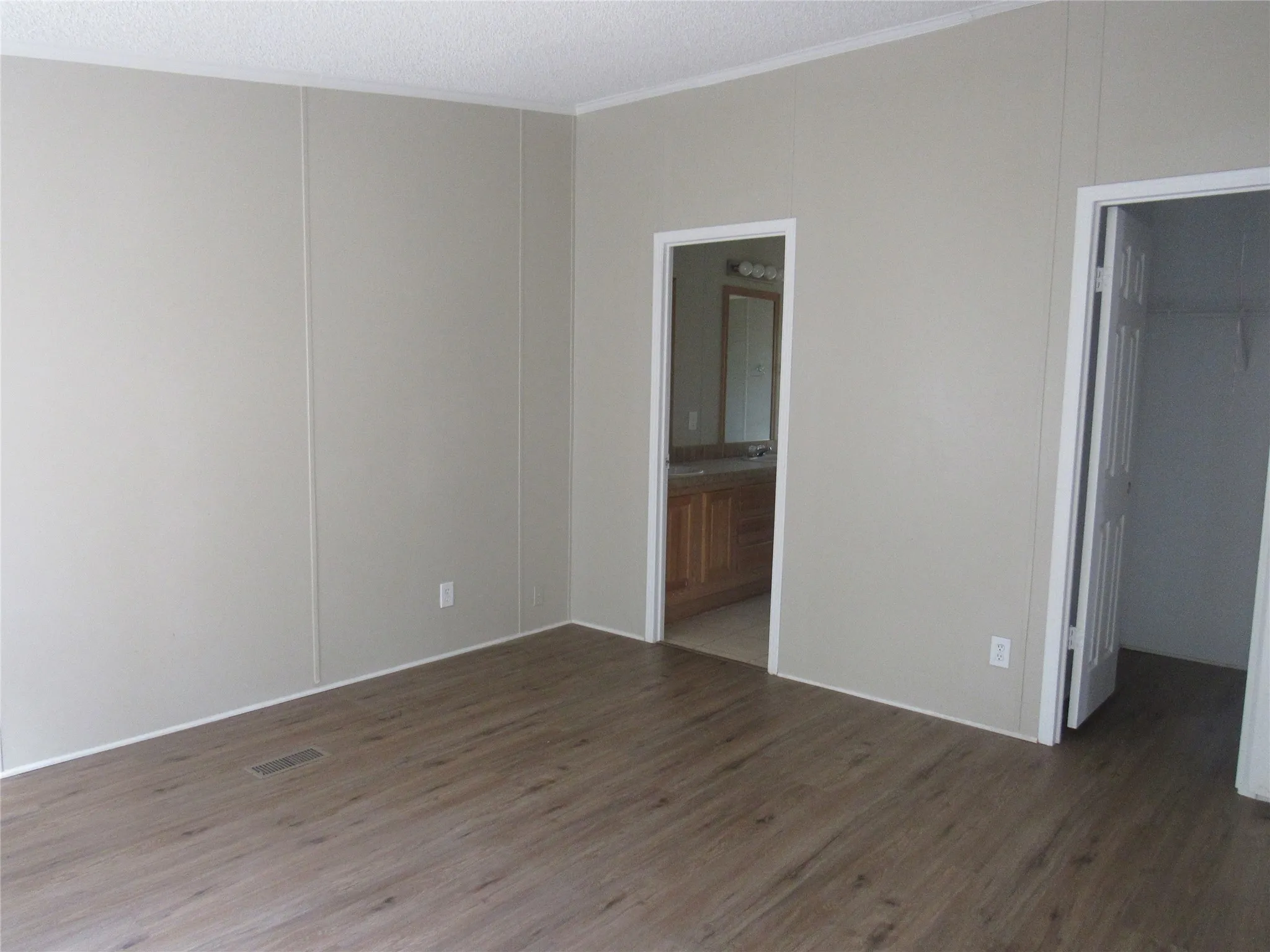 Manufactured Home For Sale in Grayson County , 40 Cleveland Avenue, Pottsboro, Texas 75076, 3 Bedroom, 2 Bathroom, Garage spaces, 1,344 Sqft, built in 2007, mls#21094130, Real Estate Agent in Pottsboro, Homes For Sale in Grayson county, Homes For Sale in Pottsboro, Realtor in Pottsboro Texas, Real Estate Brokerage Independent Realty Texas, Luminita Cordes Realtor