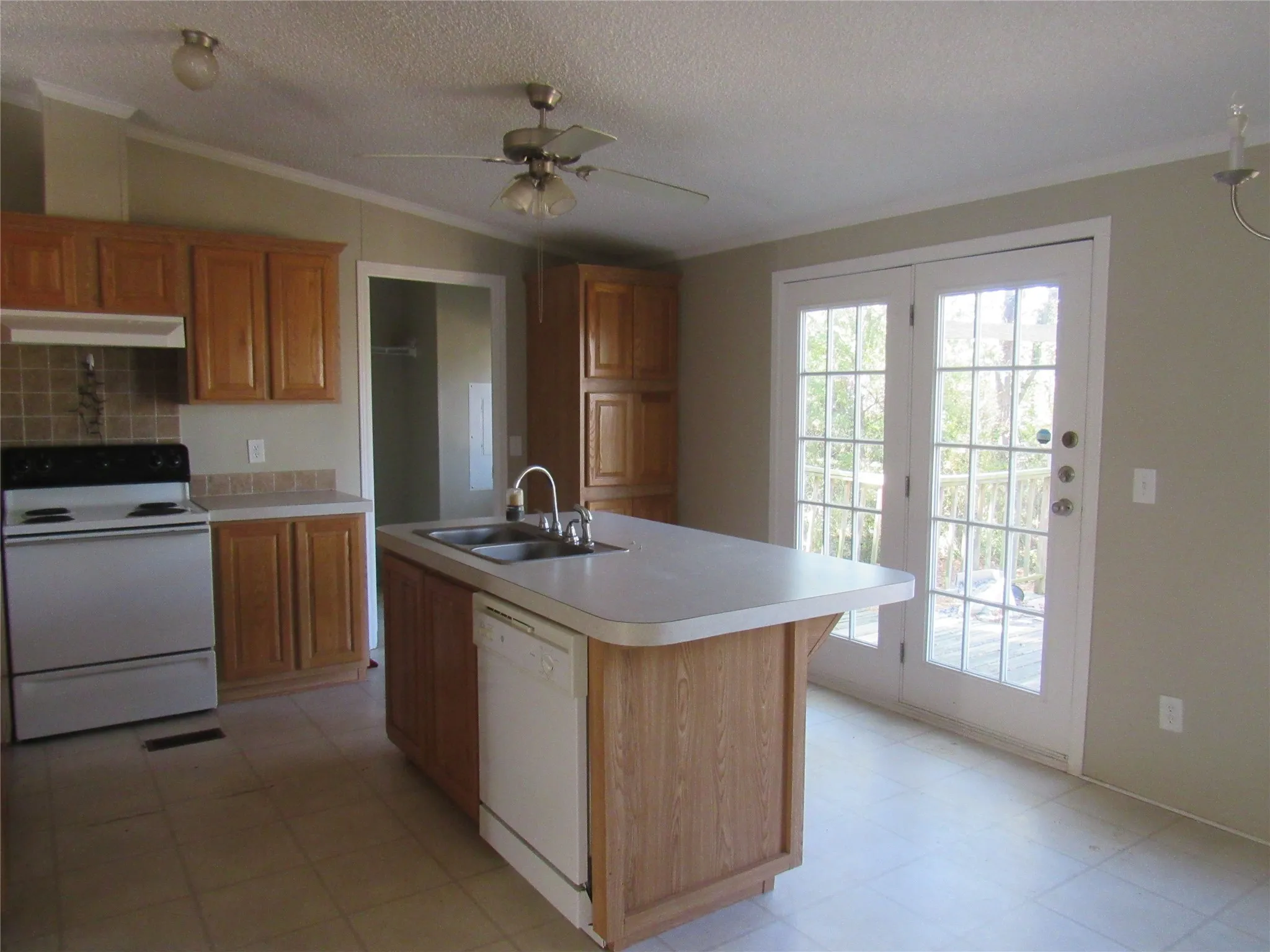 Manufactured Home For Sale in Grayson County , 40 Cleveland Avenue, Pottsboro, Texas 75076, 3 Bedroom, 2 Bathroom, Garage spaces, 1,344 Sqft, built in 2007, mls#21094130, Real Estate Agent in Pottsboro, Homes For Sale in Grayson county, Homes For Sale in Pottsboro, Realtor in Pottsboro Texas, Real Estate Brokerage Independent Realty Texas, Luminita Cordes Realtor