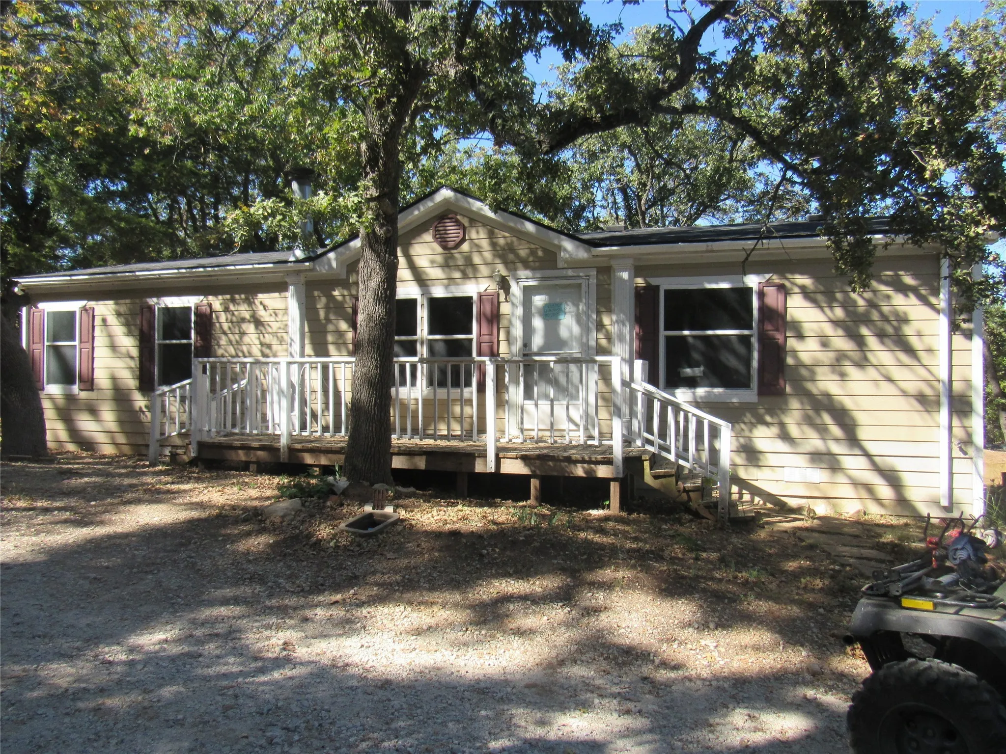 Manufactured Home For Sale in Grayson County , 40 Cleveland Avenue, Pottsboro, Texas 75076, 3 Bedroom, 2 Bathroom, Garage spaces, 1,344 Sqft, built in 2007, mls#21094130, Real Estate Agent in Pottsboro, Homes For Sale in Grayson county, Homes For Sale in Pottsboro, Realtor in Pottsboro Texas, Real Estate Brokerage Independent Realty Texas, Luminita Cordes Realtor