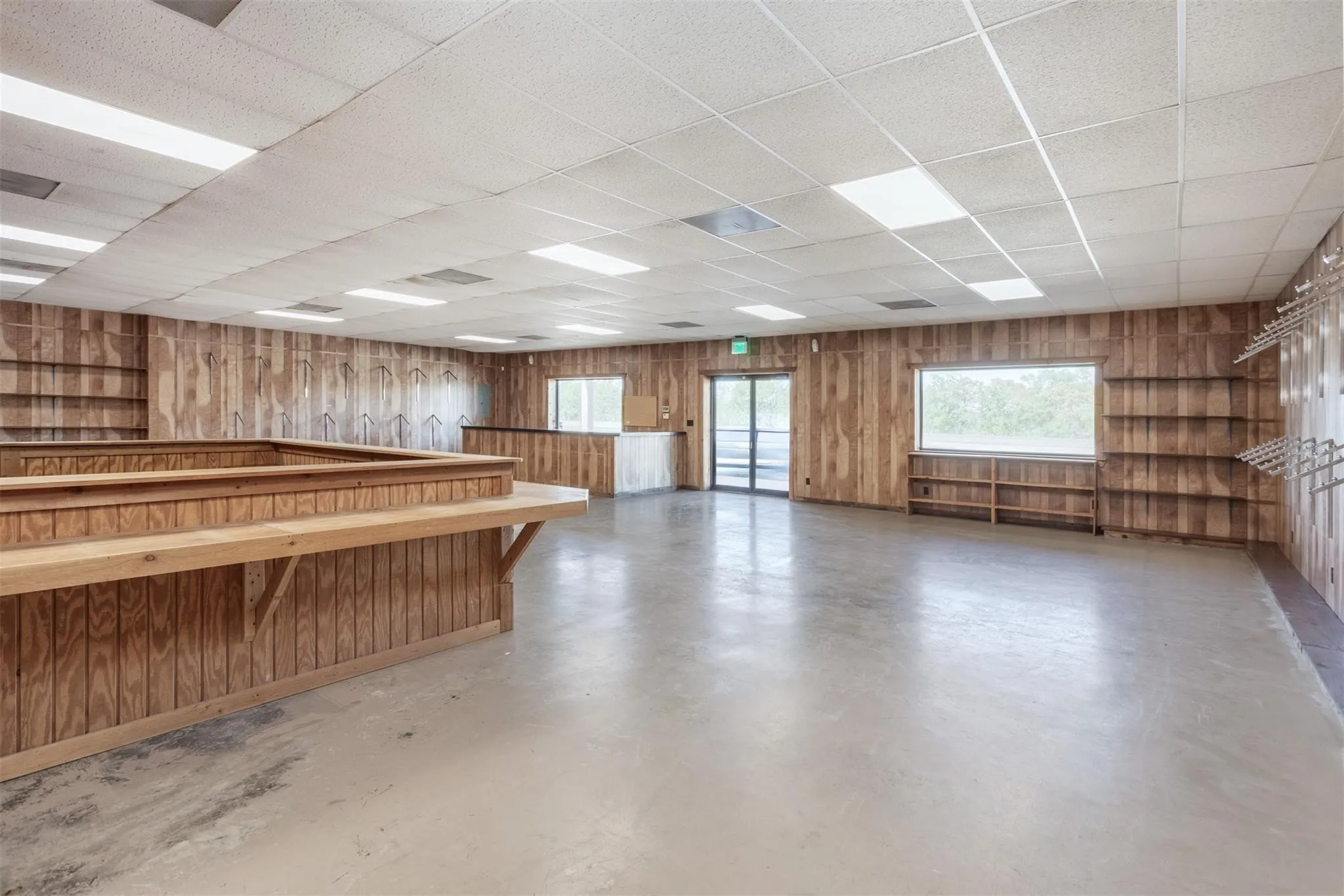 Industrial For Rent in Grayson County , 20110 W Hwy 56, Sherman, Texas 75092, 0, 0, Garage spaces, 0 Sqft, built in 2000, Preowned, Price $4,500, mls#21094771, Real Estate Agent in Sherman, Homes For Rent in Grayson county, Homes For Rent in Sherman, Realtor in Sherman Texas, Real Estate Brokerage Independent Realty Texas, Luminita Cordes Realtor