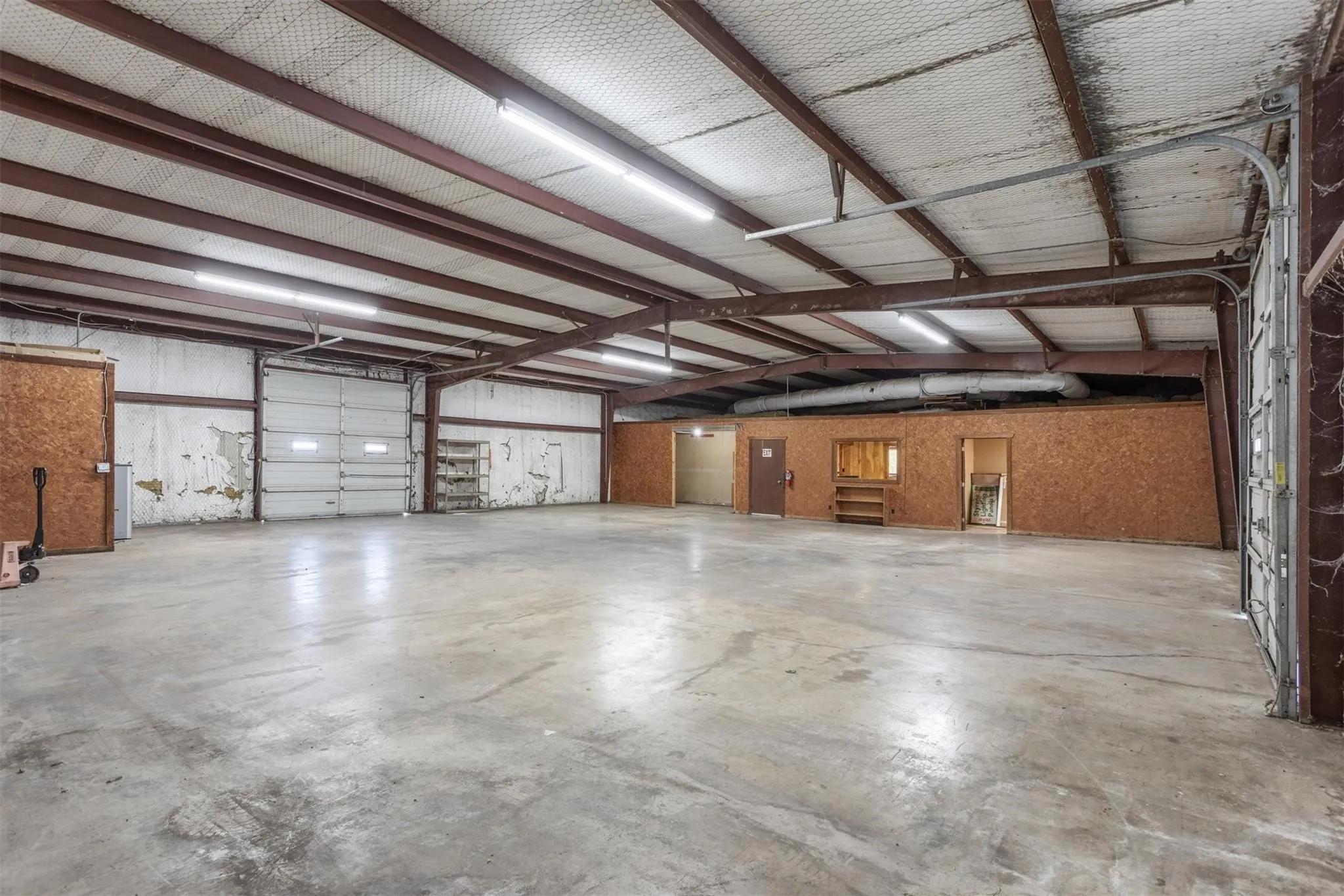 Industrial For Rent in Grayson County , 20110 W Hwy 56, Sherman, Texas 75092, 0, 0, Garage spaces, 0 Sqft, built in 2000, Preowned, Price $4,500, mls#21094771, Real Estate Agent in Sherman, Homes For Rent in Grayson county, Homes For Rent in Sherman, Realtor in Sherman Texas, Real Estate Brokerage Independent Realty Texas, Luminita Cordes Realtor
