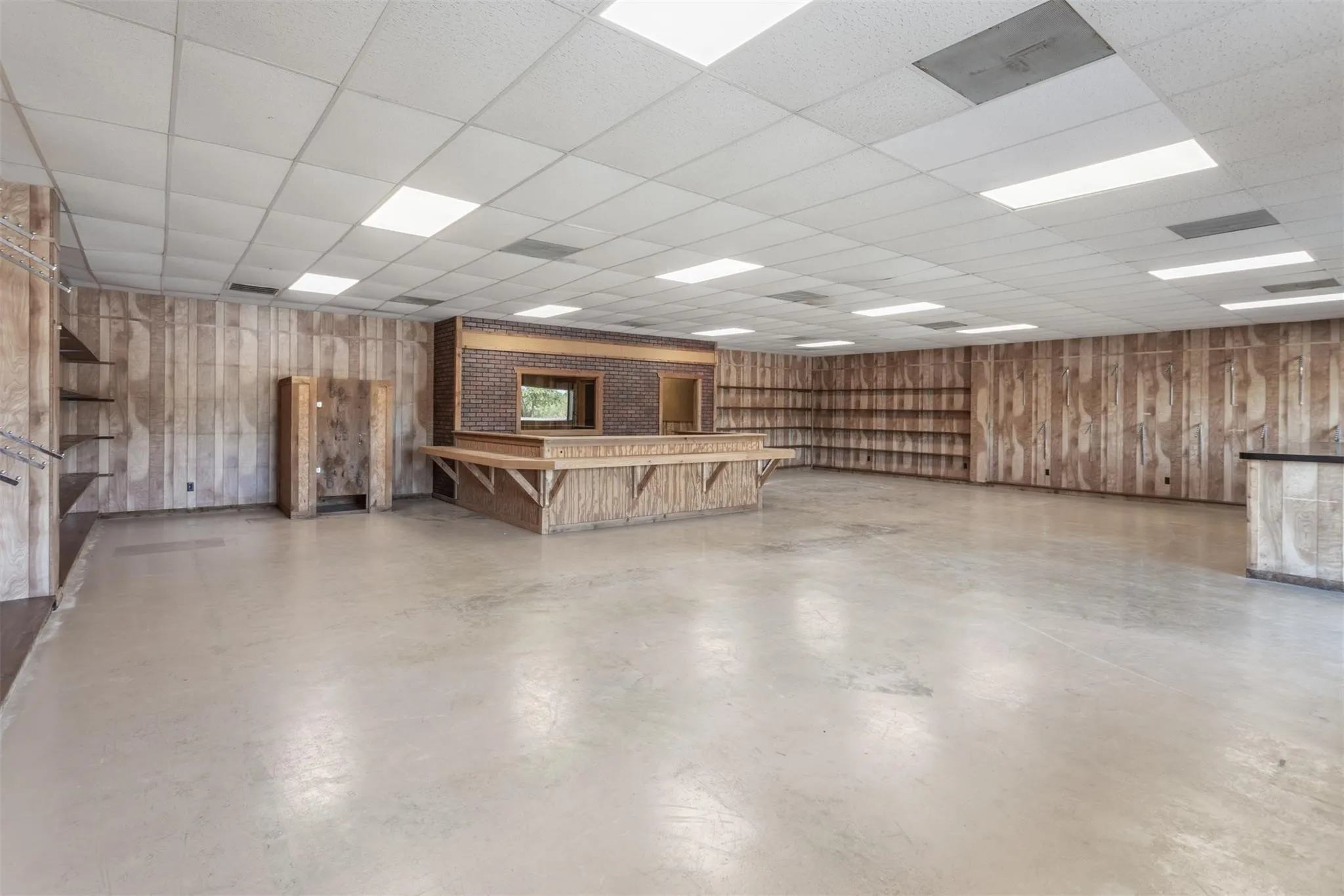 Industrial For Rent in Grayson County , 20110 W Hwy 56, Sherman, Texas 75092, 0, 0, Garage spaces, 0 Sqft, built in 2000, Preowned, Price $4,500, mls#21094771, Real Estate Agent in Sherman, Homes For Rent in Grayson county, Homes For Rent in Sherman, Realtor in Sherman Texas, Real Estate Brokerage Independent Realty Texas, Luminita Cordes Realtor