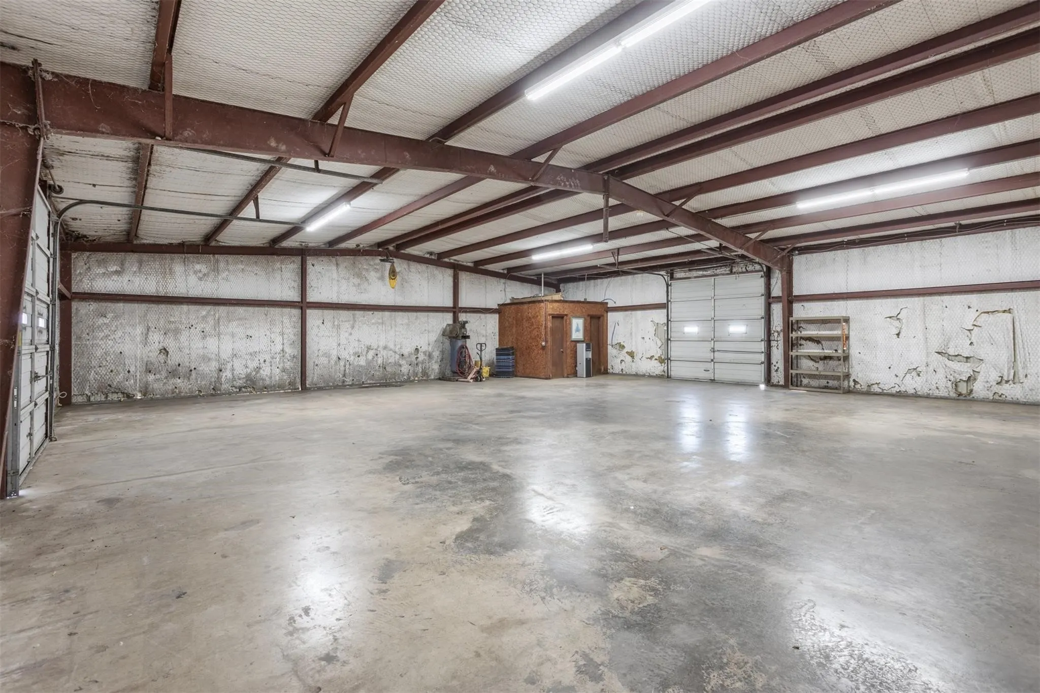 Industrial For Rent in Grayson County , 20110 W Hwy 56, Sherman, Texas 75092, 0, 0, Garage spaces, 0 Sqft, built in 2000, Preowned, Price $4,500, mls#21094771, Real Estate Agent in Sherman, Homes For Rent in Grayson county, Homes For Rent in Sherman, Realtor in Sherman Texas, Real Estate Brokerage Independent Realty Texas, Luminita Cordes Realtor