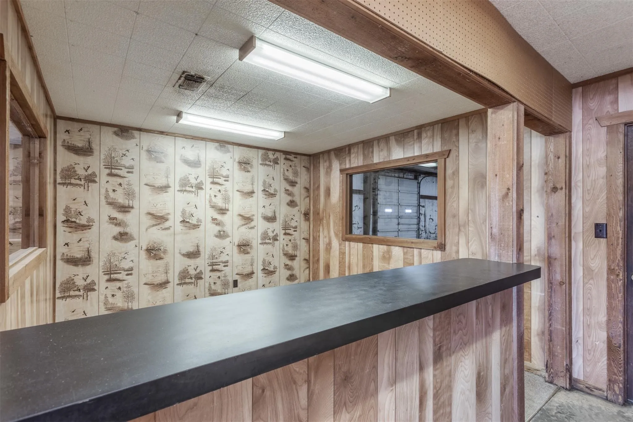 Industrial For Rent in Grayson County , 20110 W Hwy 56, Sherman, Texas 75092, 0, 0, Garage spaces, 0 Sqft, built in 2000, Preowned, Price $4,500, mls#21094771, Real Estate Agent in Sherman, Homes For Rent in Grayson county, Homes For Rent in Sherman, Realtor in Sherman Texas, Real Estate Brokerage Independent Realty Texas, Luminita Cordes Realtor
