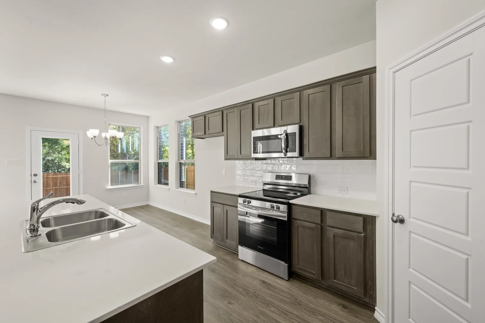 509-511 Mockingbird- Kitchen-5