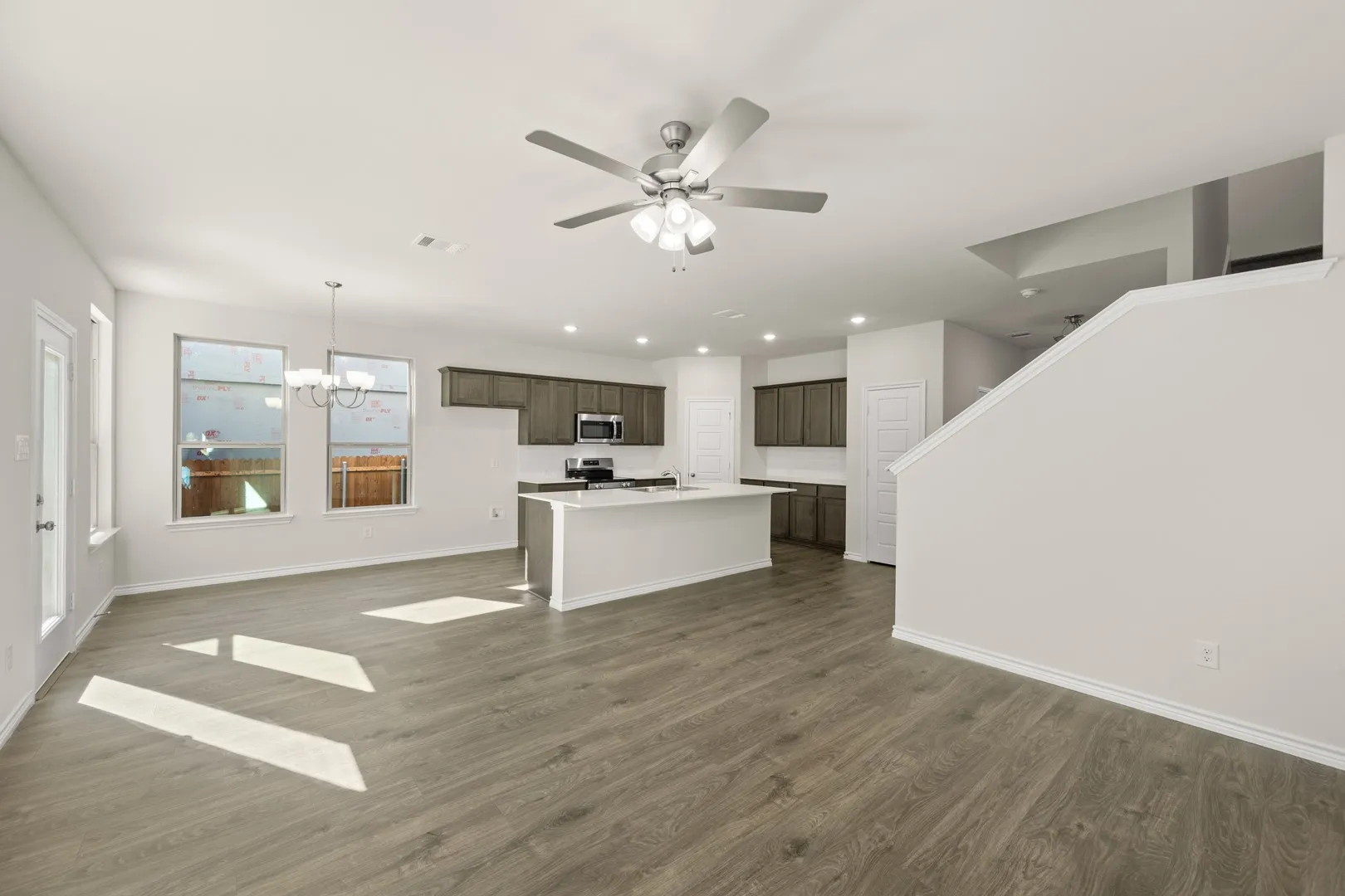 509-511 Mockingbird- Living Room-2