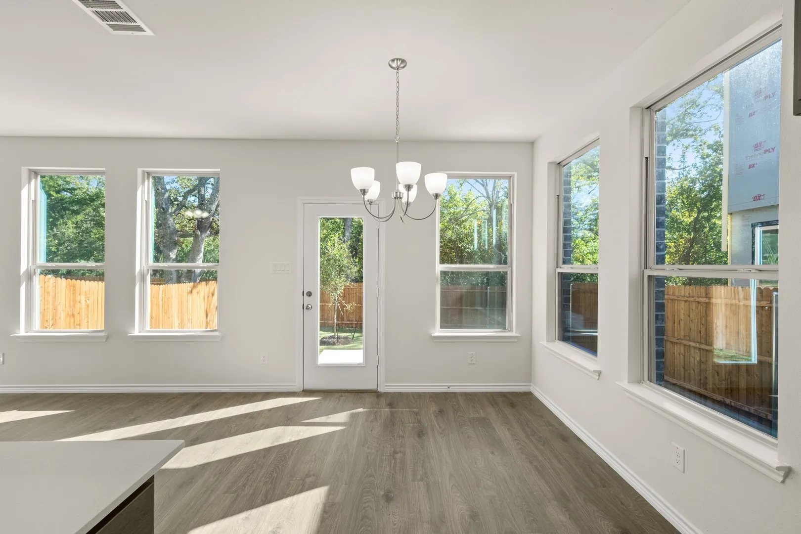 509-511 Mockingbird- DIning-2