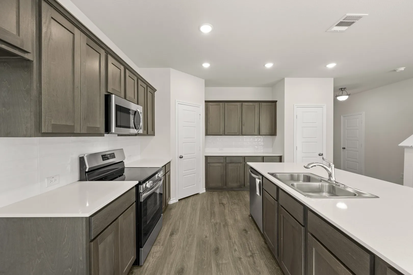 509-511 Mockingbird- Kitchen-4
