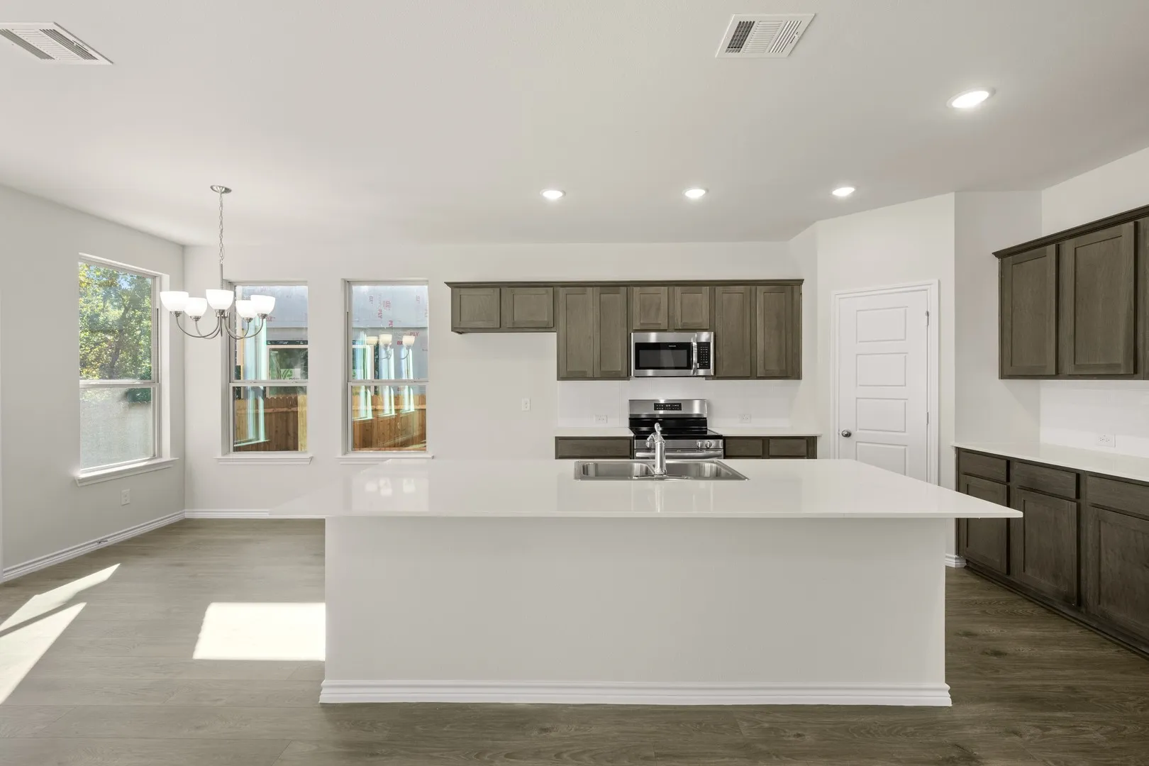 509-511 Mockingbird- Kitchen-2