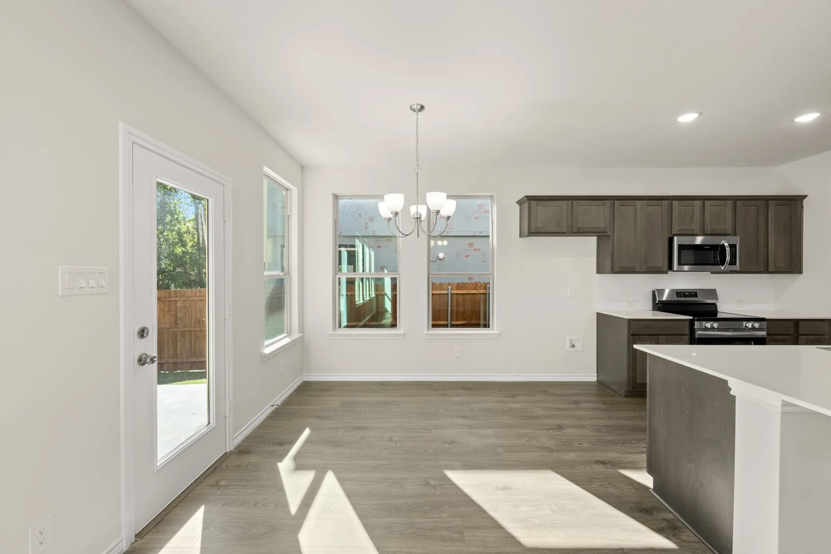 509-511 Mockingbird- DIning-1