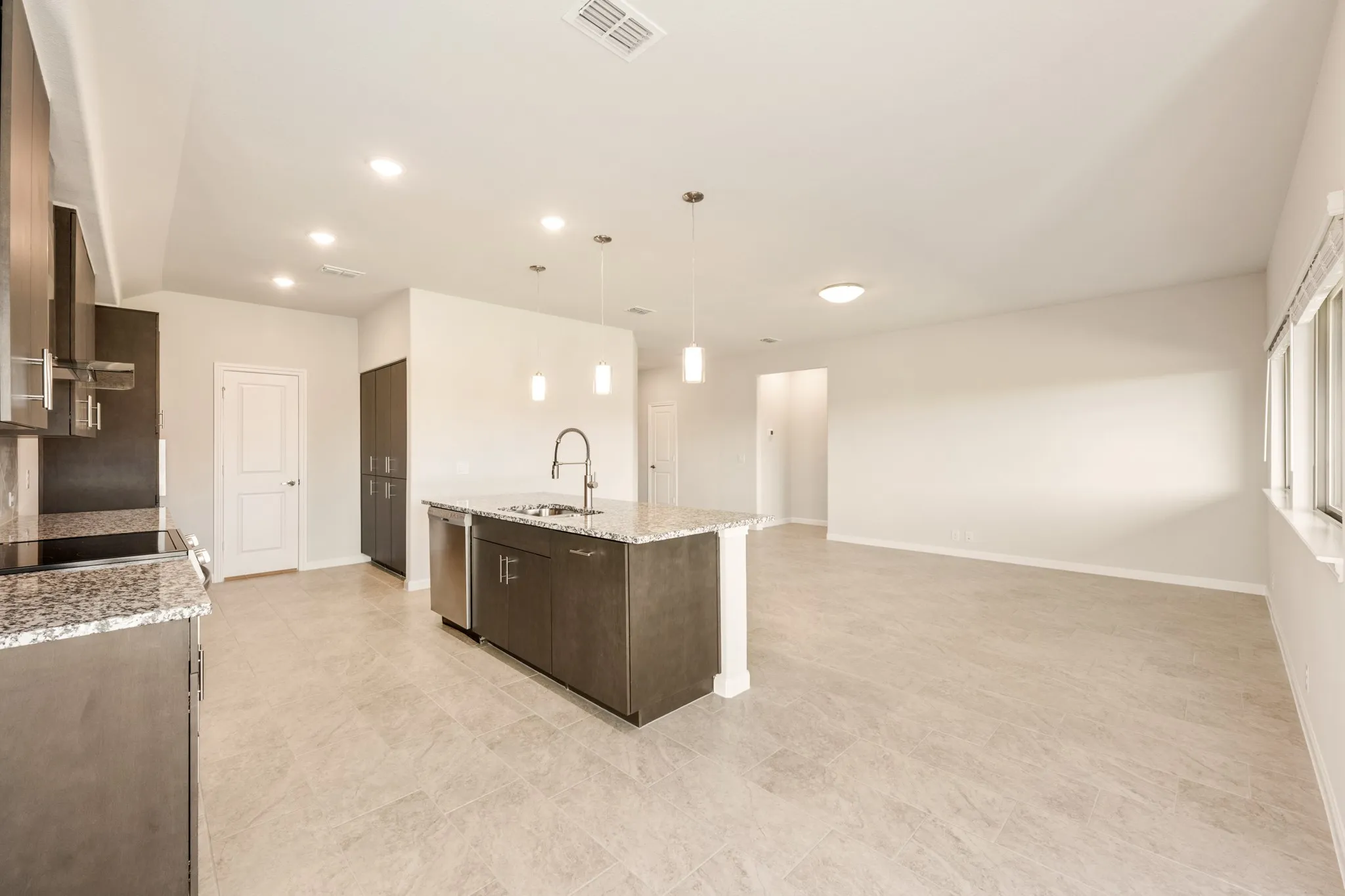 Single Family Residence For Sale in Kaufman County , 3666 Jordan Way, Kaufman, Texas 75142, 3 Bedroom, 2 Bathroom, 2 Garage spaces, 1,683 Sqft, built in 2025, New Construction - Complete, mls#21094906, Real Estate Agent in Kaufman, Homes For Sale in Kaufman county, Homes For Sale in Kaufman, Realtor in Kaufman Texas, Real Estate Brokerage Independent Realty Texas, Luminita Cordes Realtor