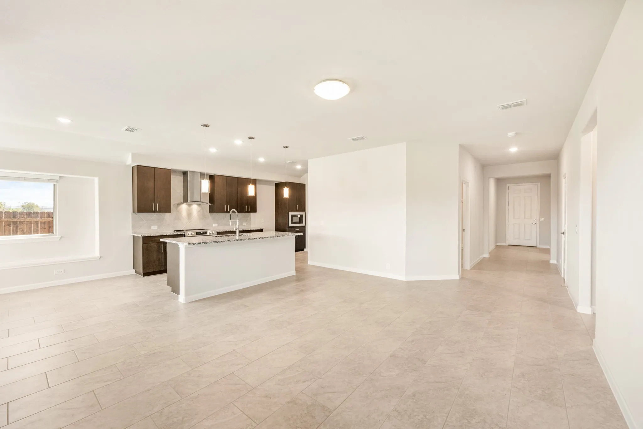 Single Family Residence For Sale in Kaufman County , 3666 Jordan Way, Kaufman, Texas 75142, 3 Bedroom, 2 Bathroom, 2 Garage spaces, 1,683 Sqft, built in 2025, New Construction - Complete, mls#21094906, Real Estate Agent in Kaufman, Homes For Sale in Kaufman county, Homes For Sale in Kaufman, Realtor in Kaufman Texas, Real Estate Brokerage Independent Realty Texas, Luminita Cordes Realtor
