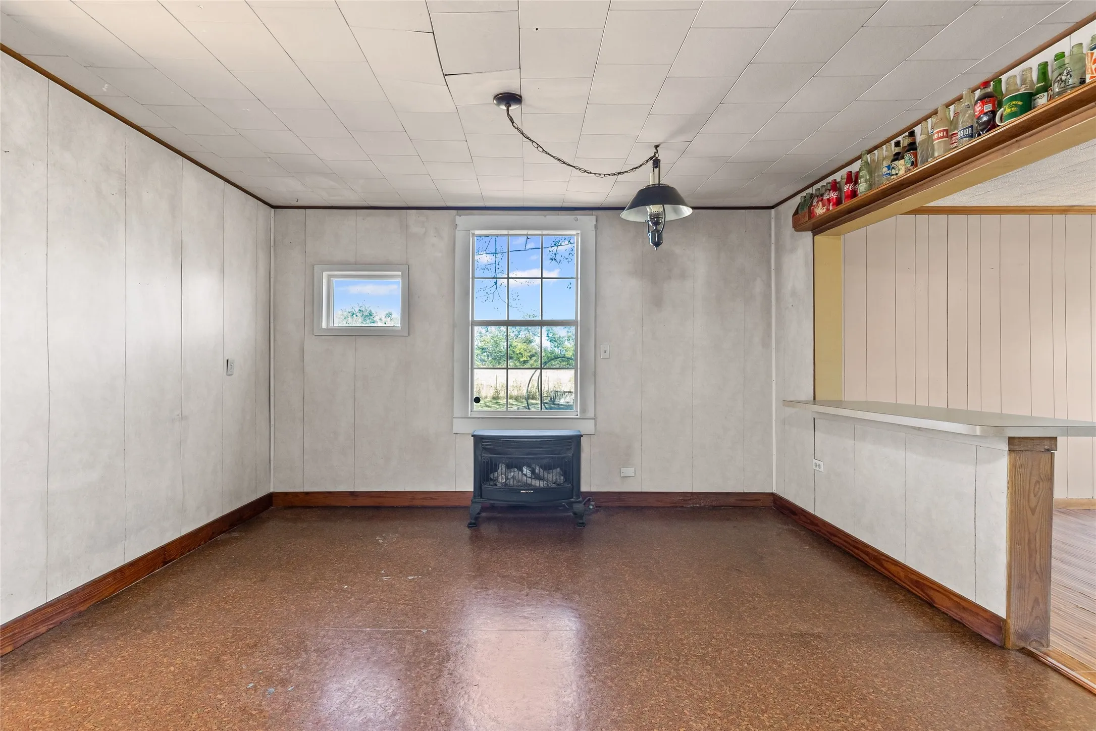 Single Family Residence For Sale in Fannin County , 962 Hwy 50, Ladonia, Texas 75449, 2 Bedroom, 2 Bathroom, 2 Garage spaces, 1,460 Sqft, built in 1949, mls#21093565, Real Estate Agent in Ladonia, Homes For Sale in Fannin county, Homes For Sale in Ladonia, Realtor in Ladonia Texas, Real Estate Brokerage Independent Realty Texas, Luminita Cordes Realtor